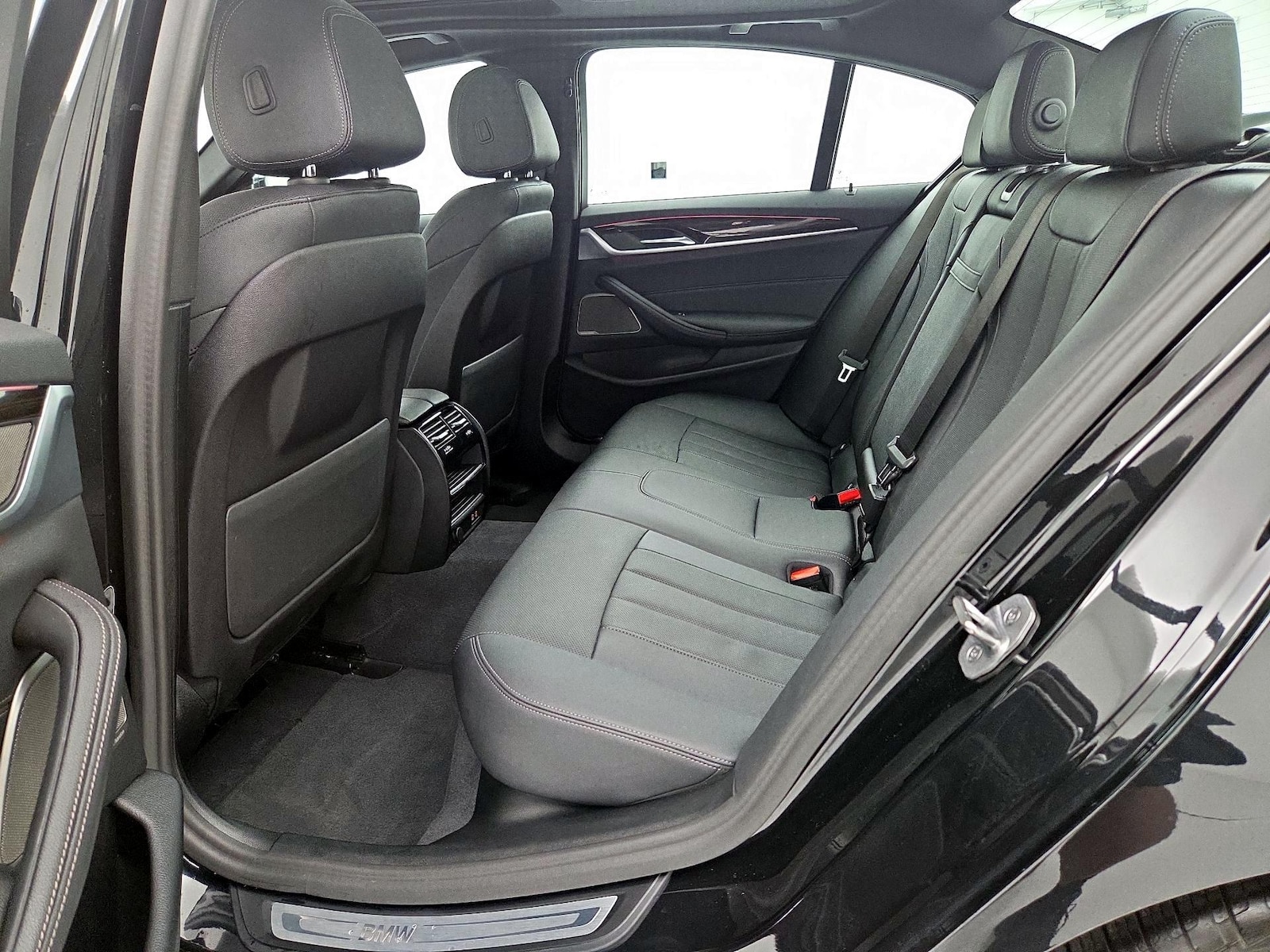2023 BMW 5 Series 530i - Photo 22