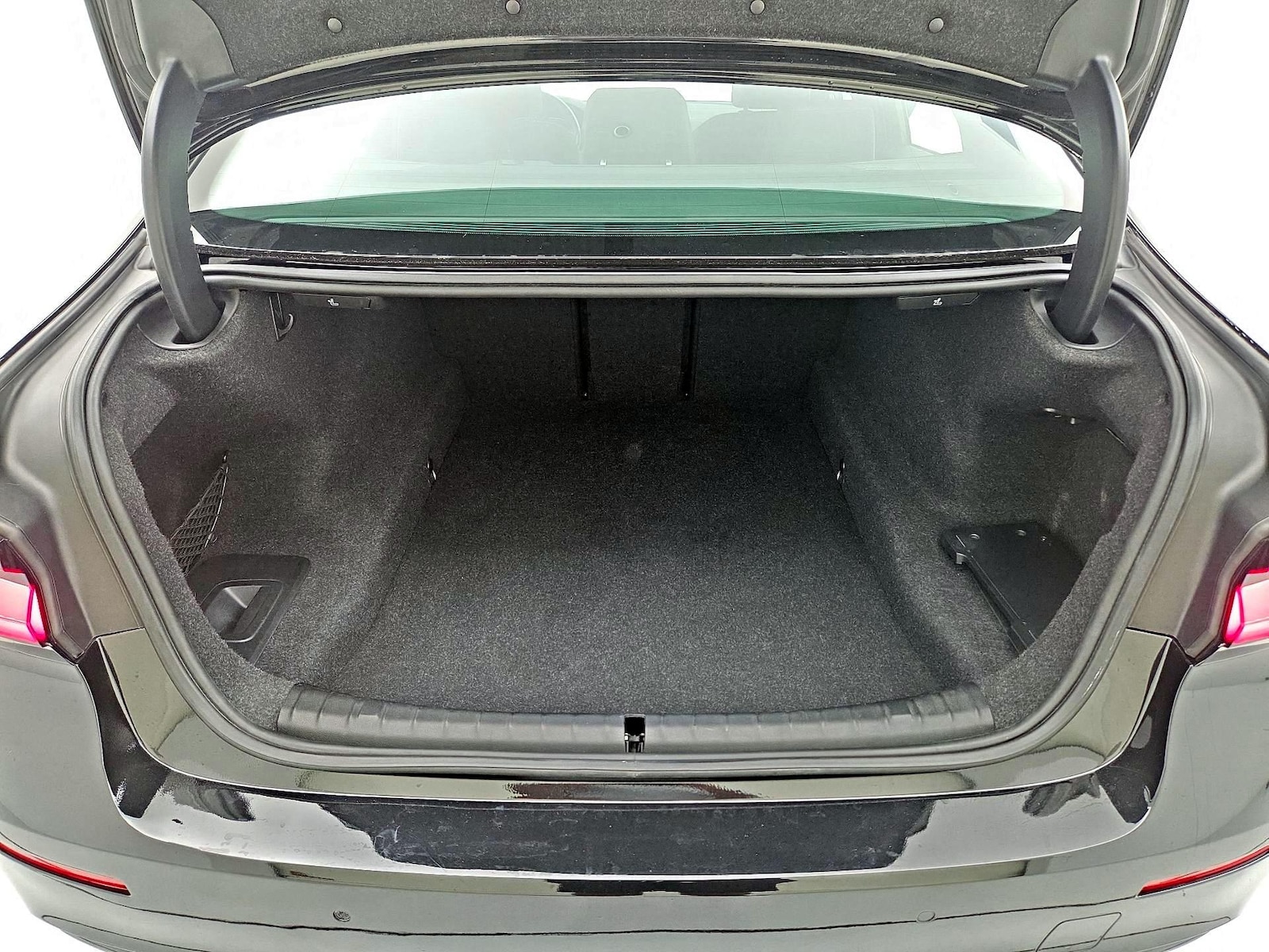 2023 BMW 5 Series 530i - Photo 23