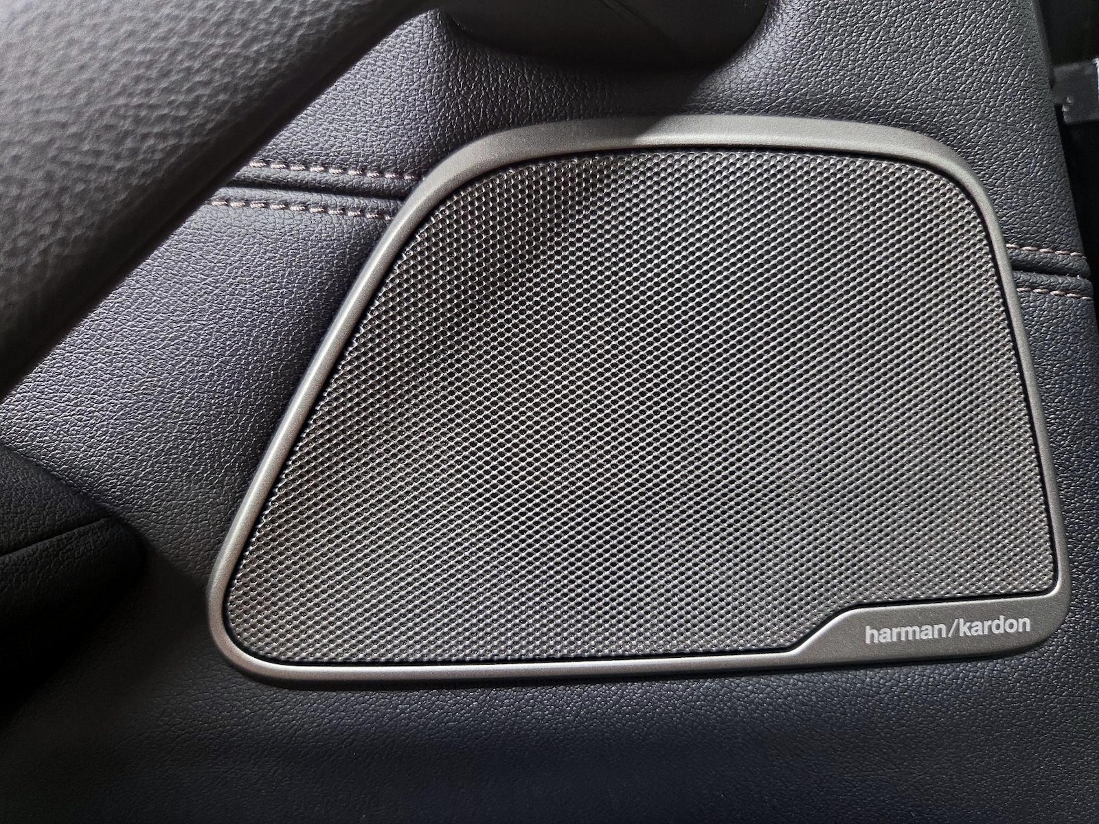 2023 BMW 5 Series 530i - Photo 25
