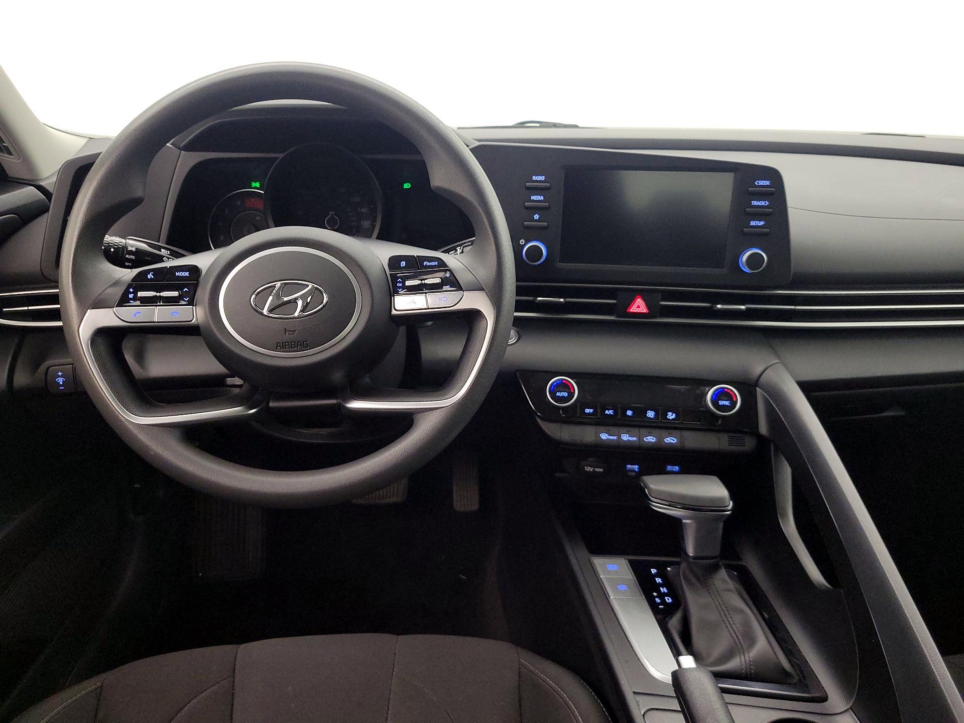 Thumbnail: 2022 Hyundai Elantra - 10