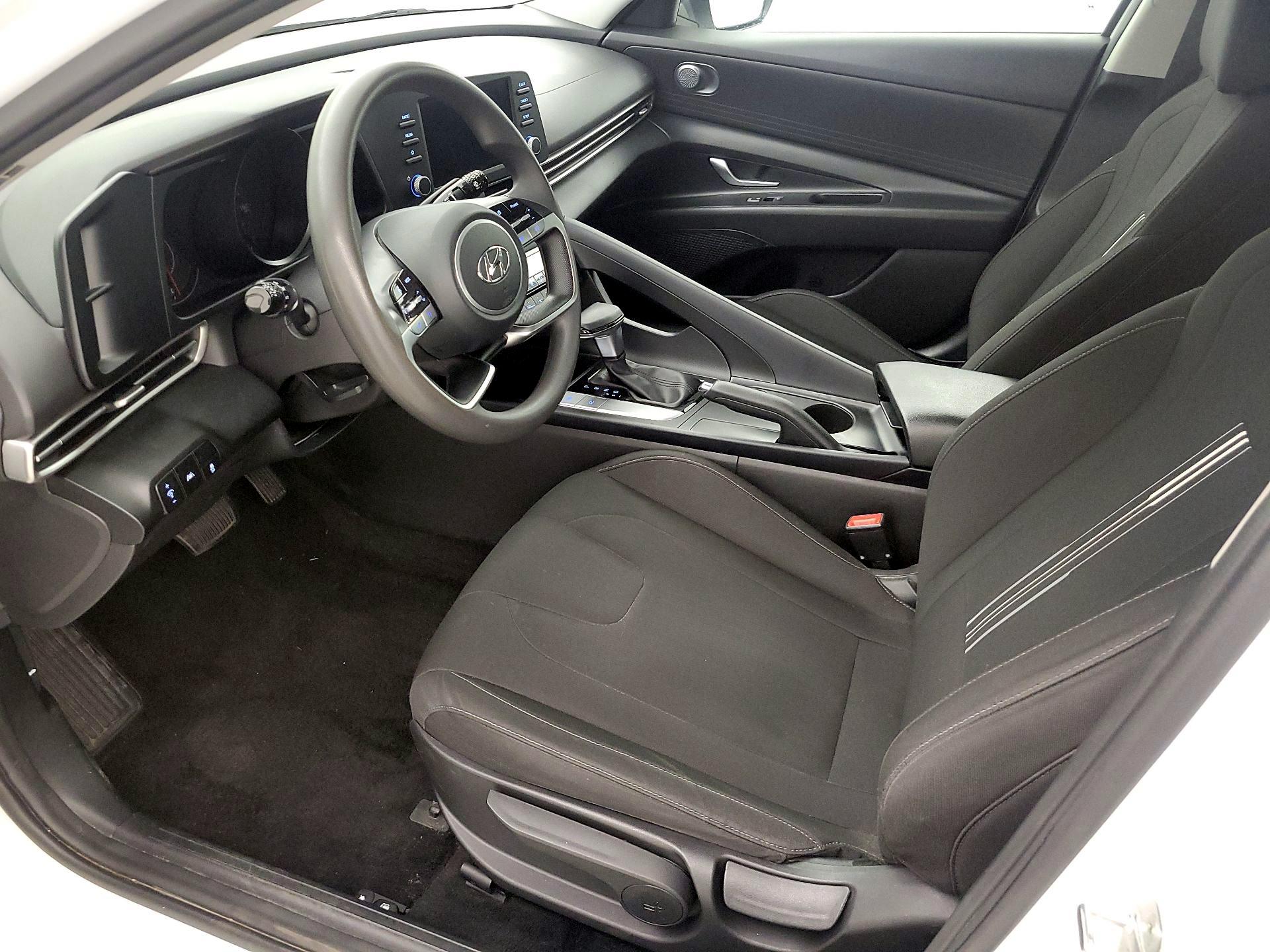 Thumbnail: 2022 Hyundai Elantra - 11
