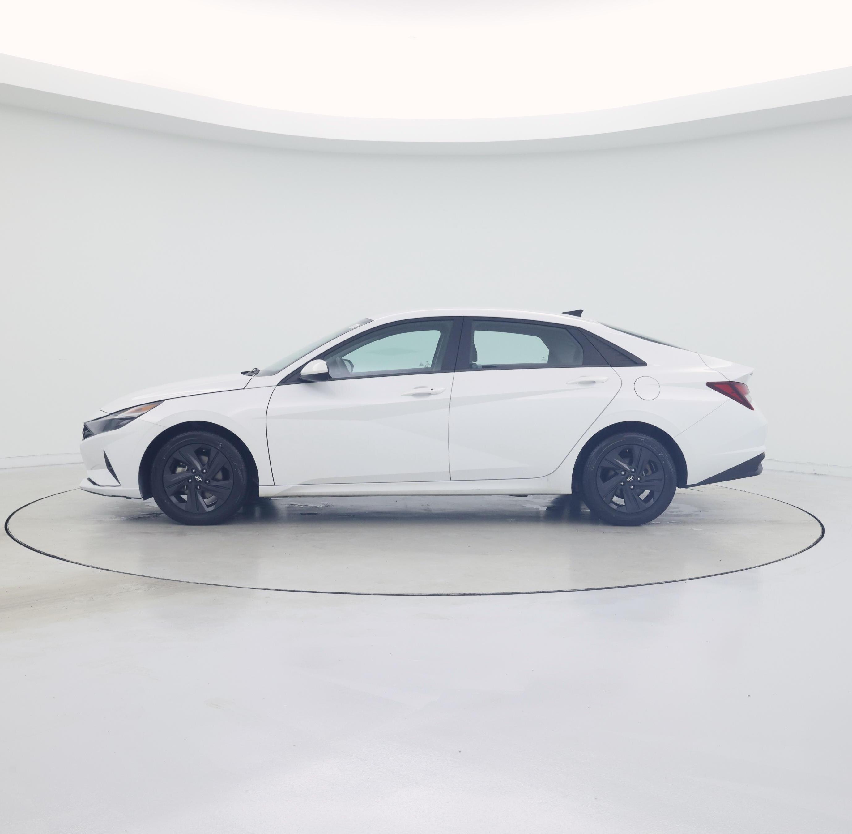 Thumbnail: 2022 Hyundai Elantra - 3