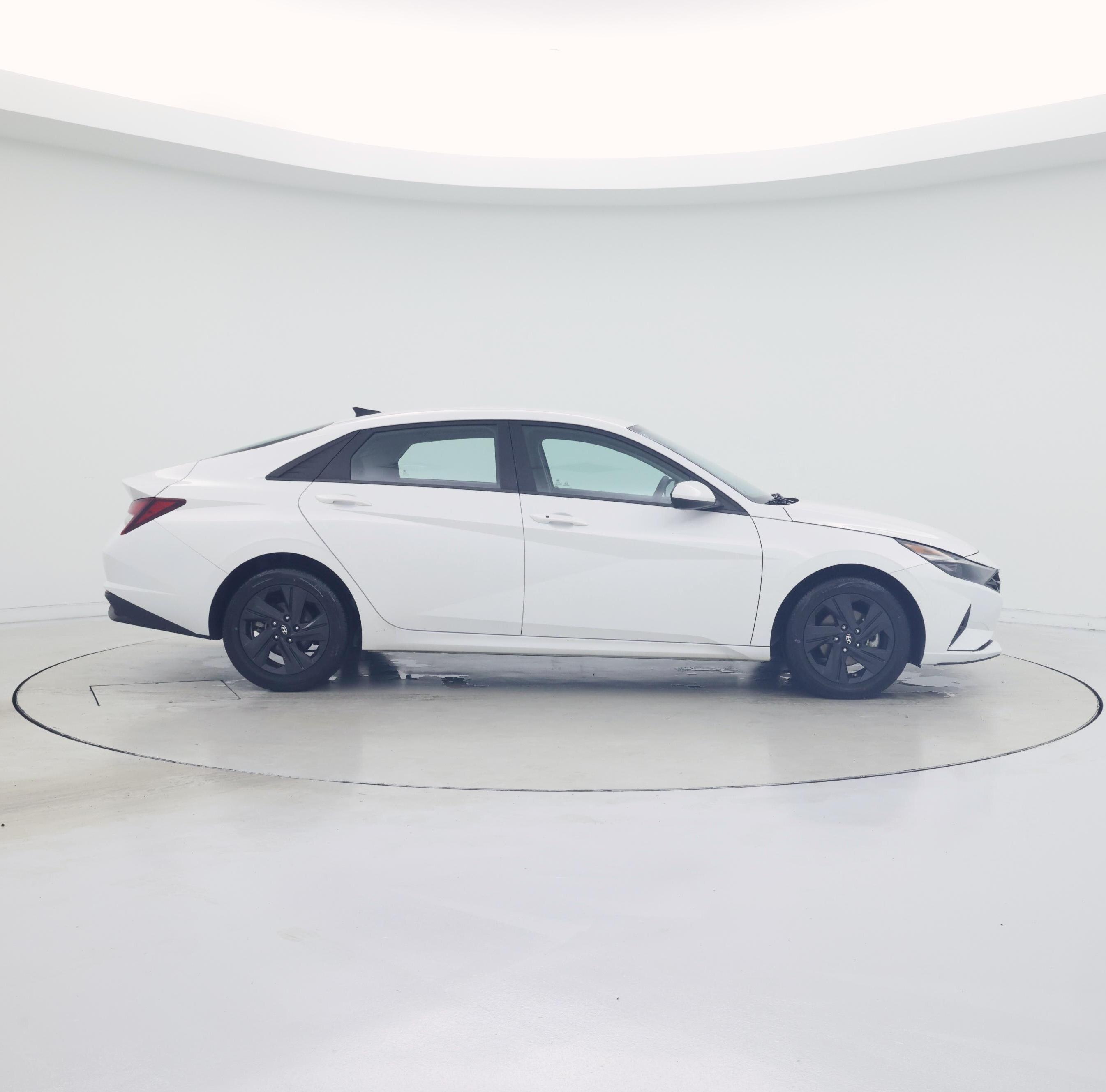 Thumbnail: 2022 Hyundai Elantra - 7