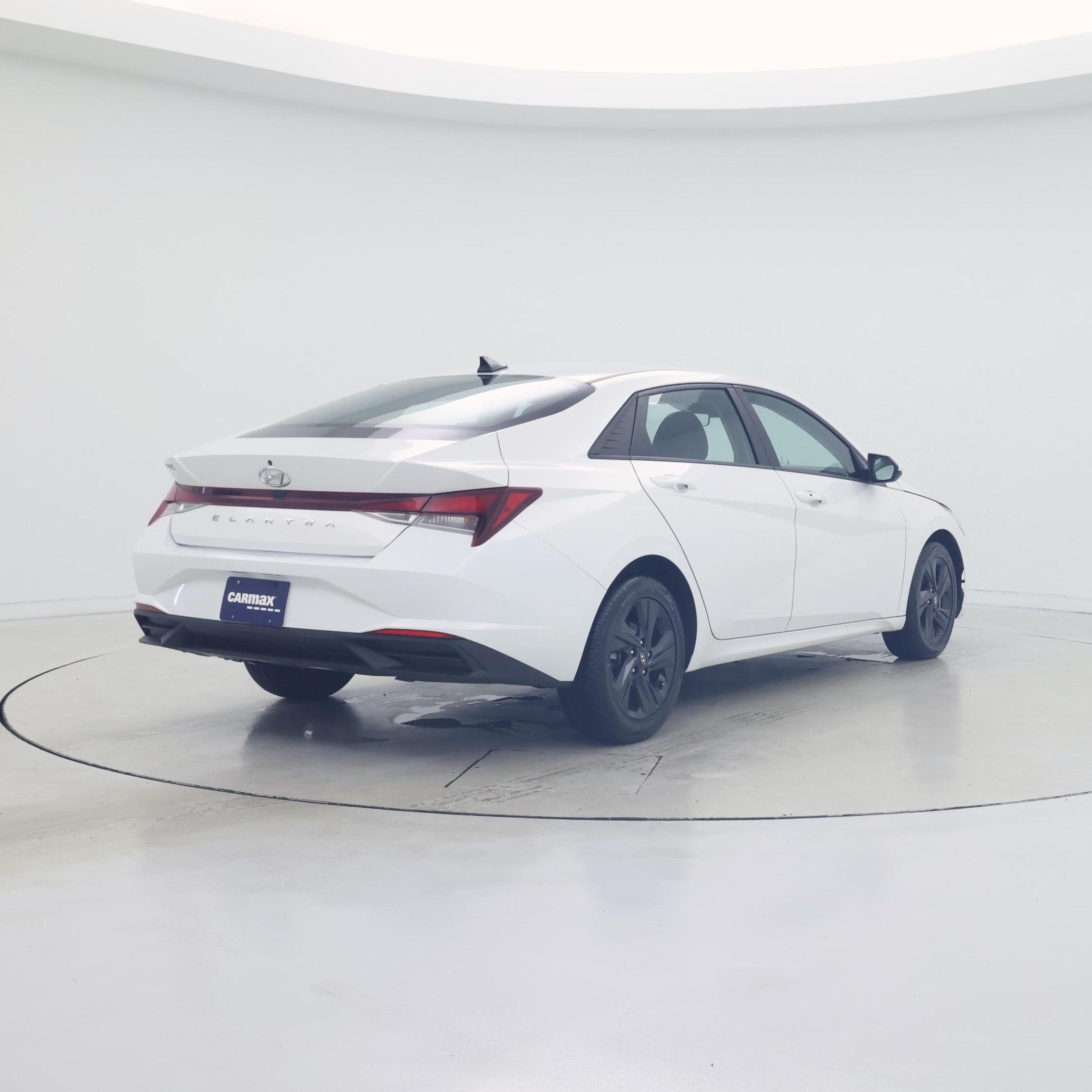 Thumbnail: 2022 Hyundai Elantra - 8
