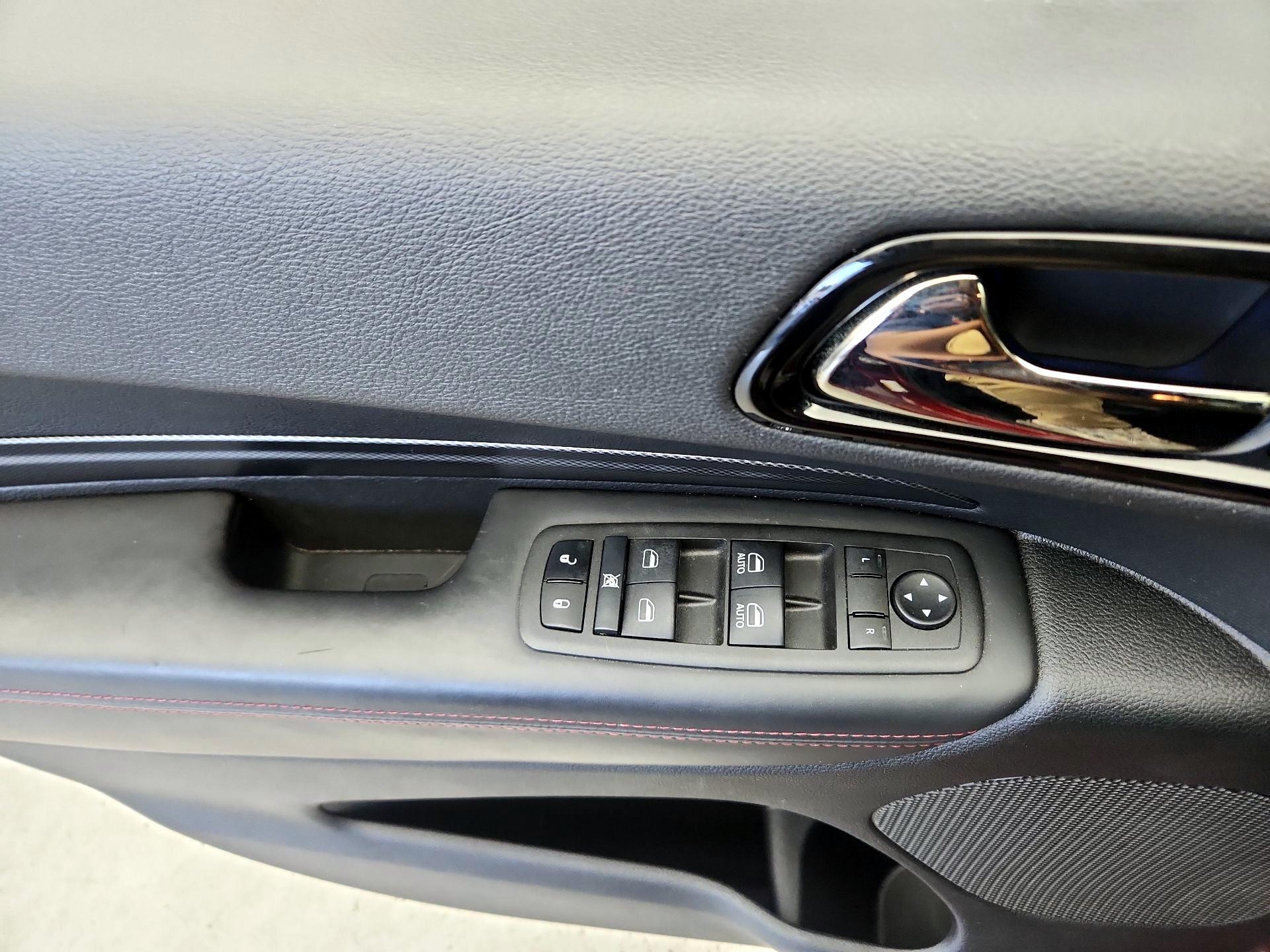 Thumbnail: 2022 Dodge Durango - 12