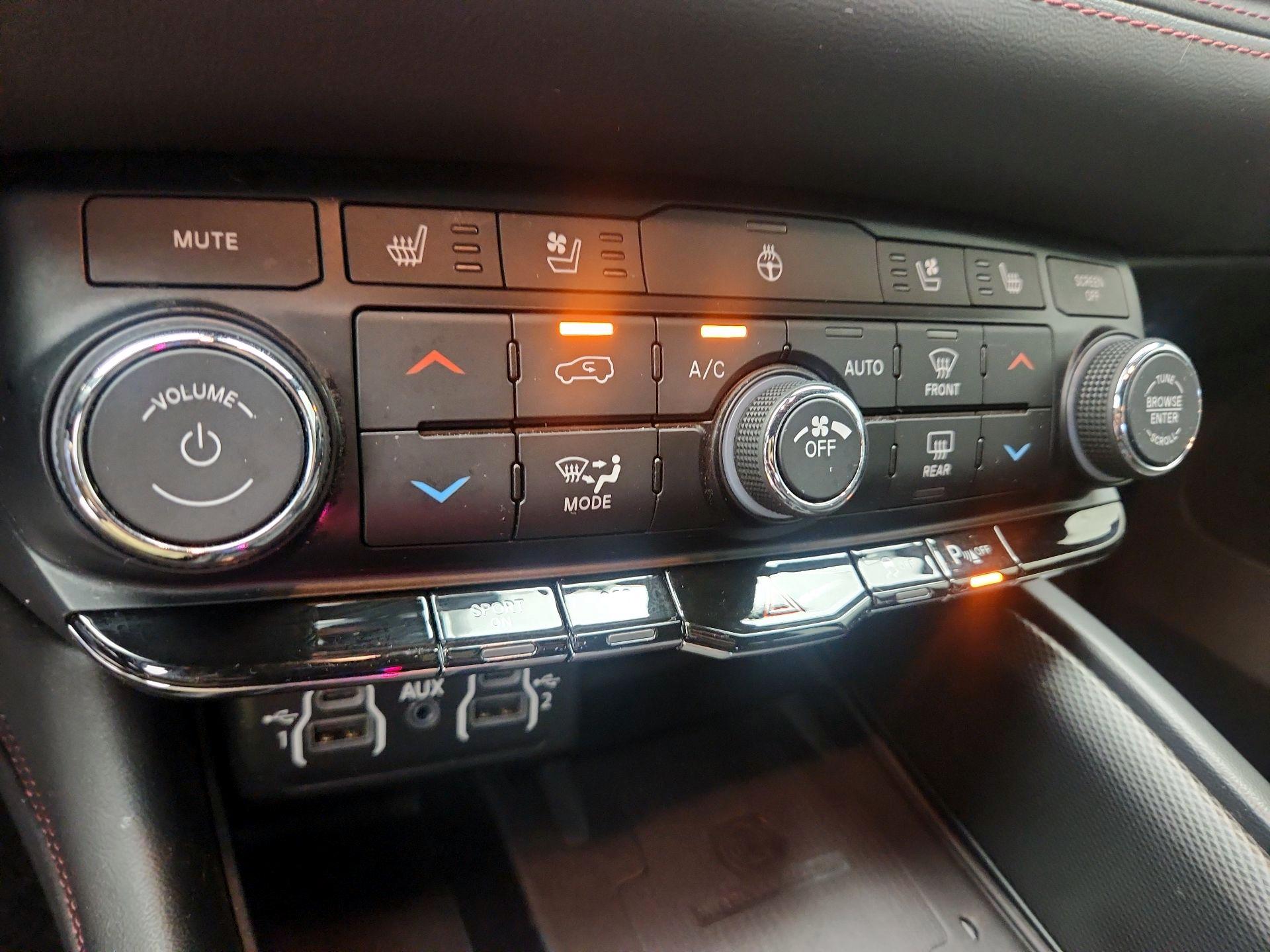 Thumbnail: 2022 Dodge Durango - 16