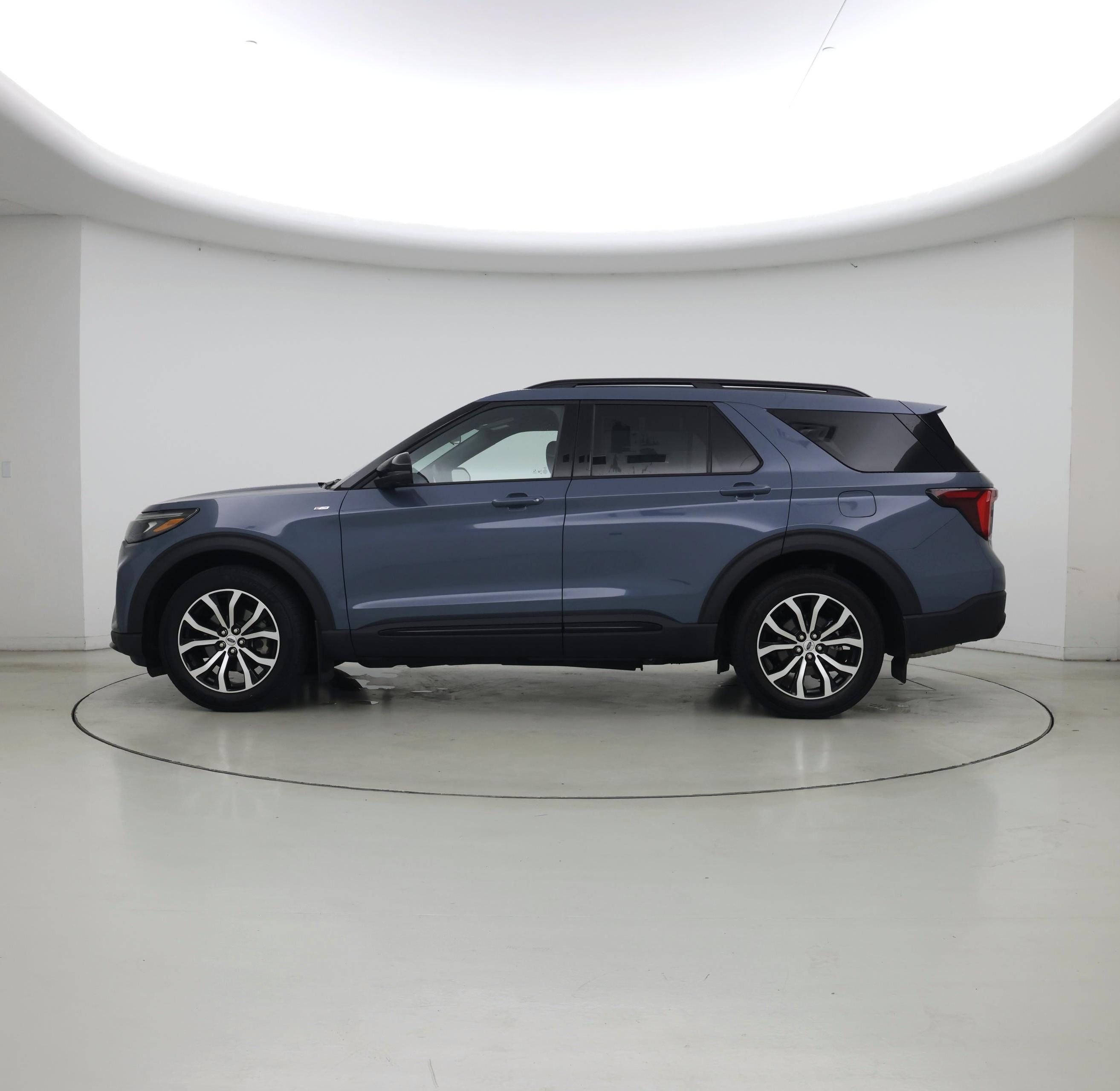 Thumbnail: 2026 Ford Explorer - 3