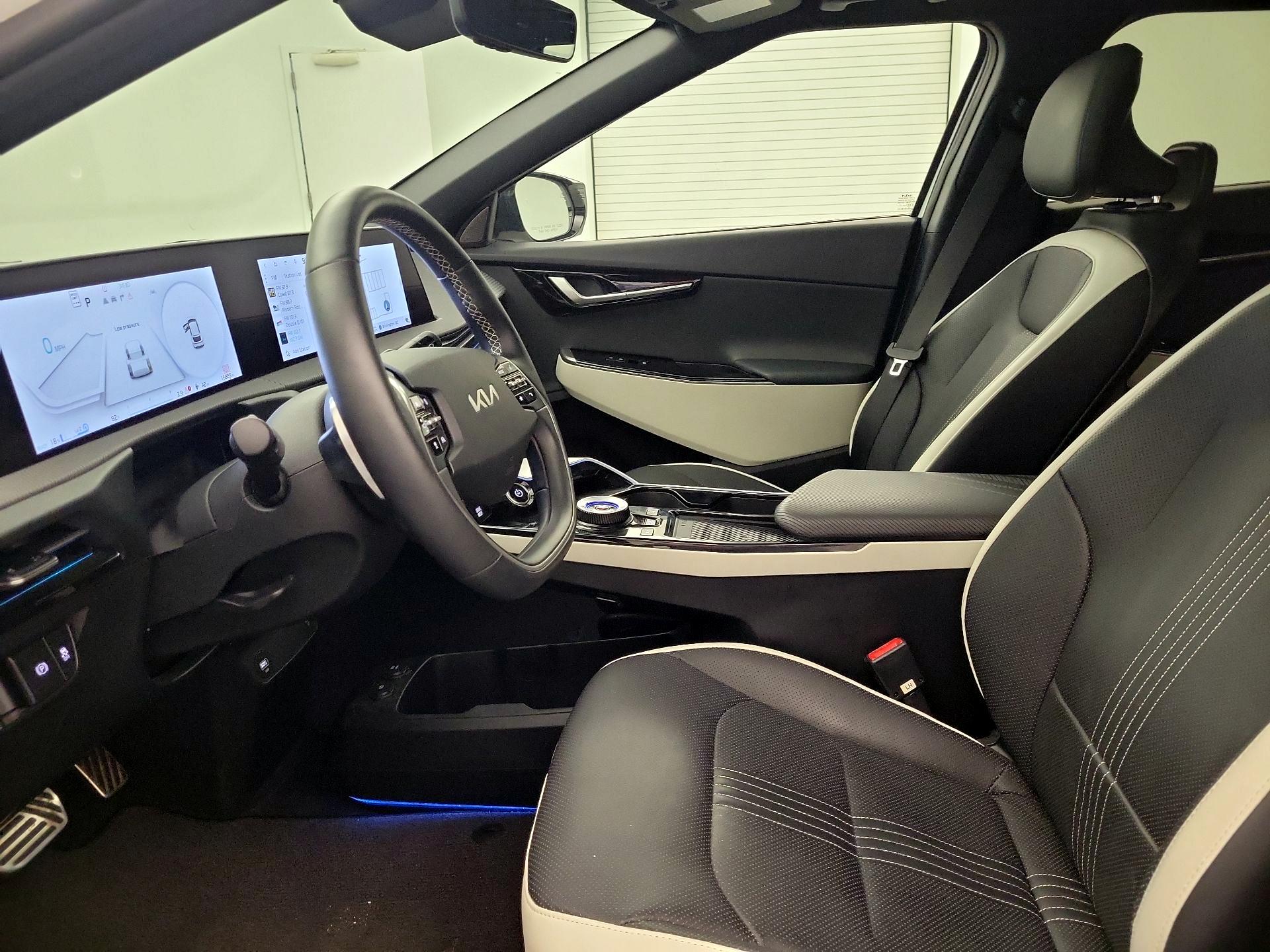 Thumbnail: 2024 Kia EV6 - 11