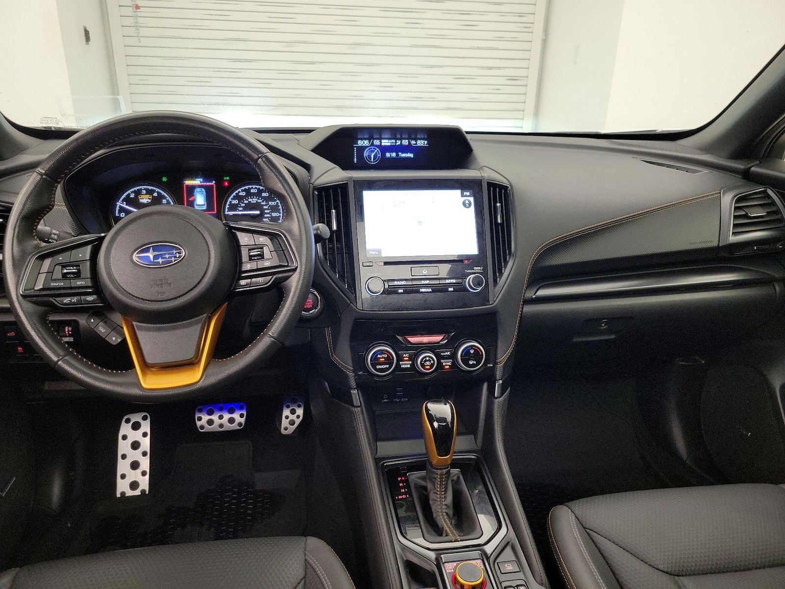 Apple CarPlay® & Android Auto™