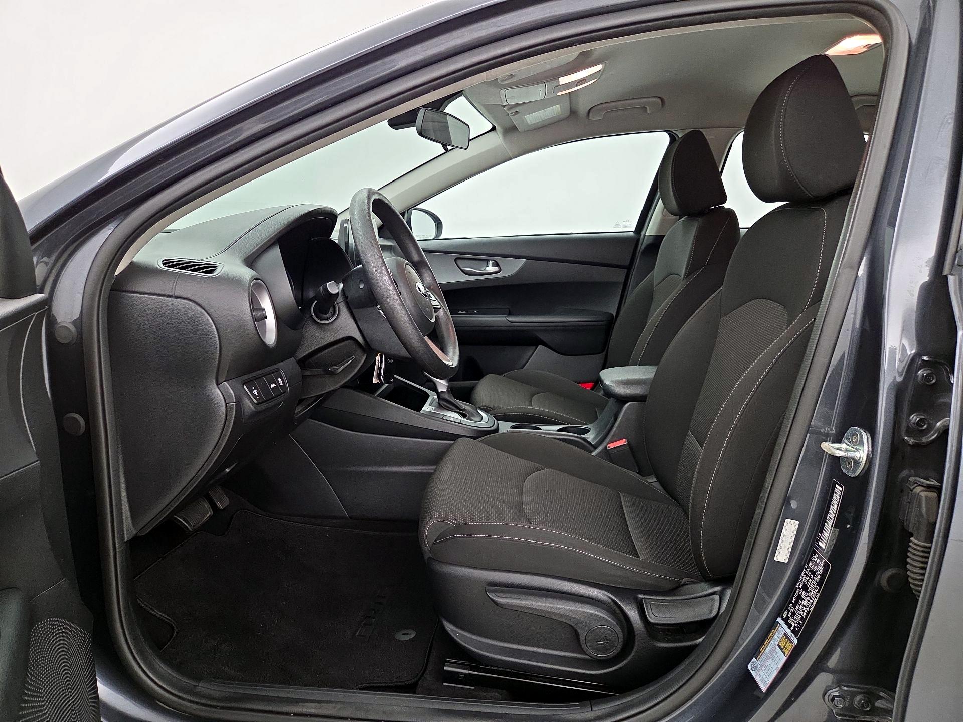 Thumbnail: 2020 Kia Forte - 11