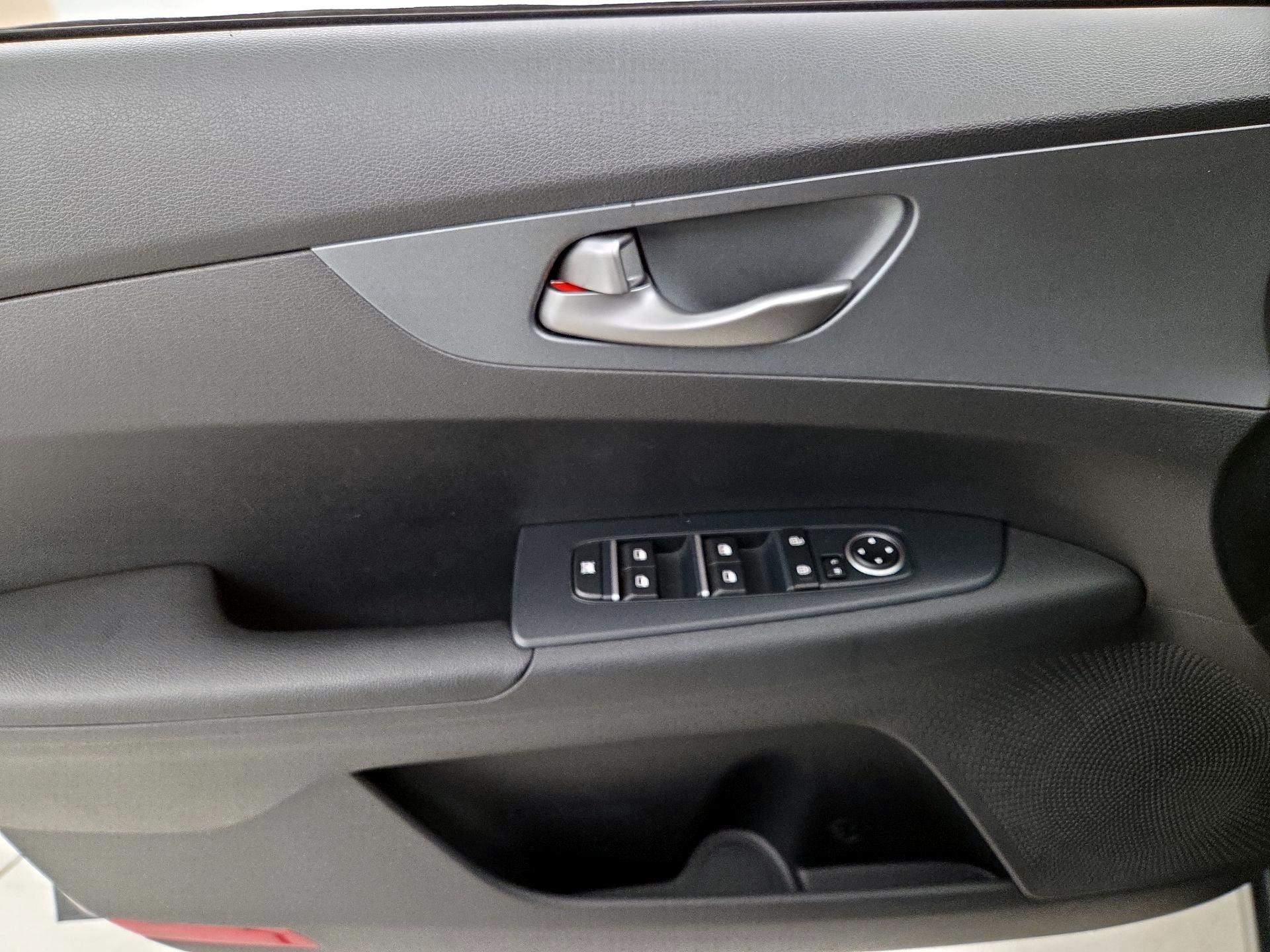 Thumbnail: 2020 Kia Forte - 12