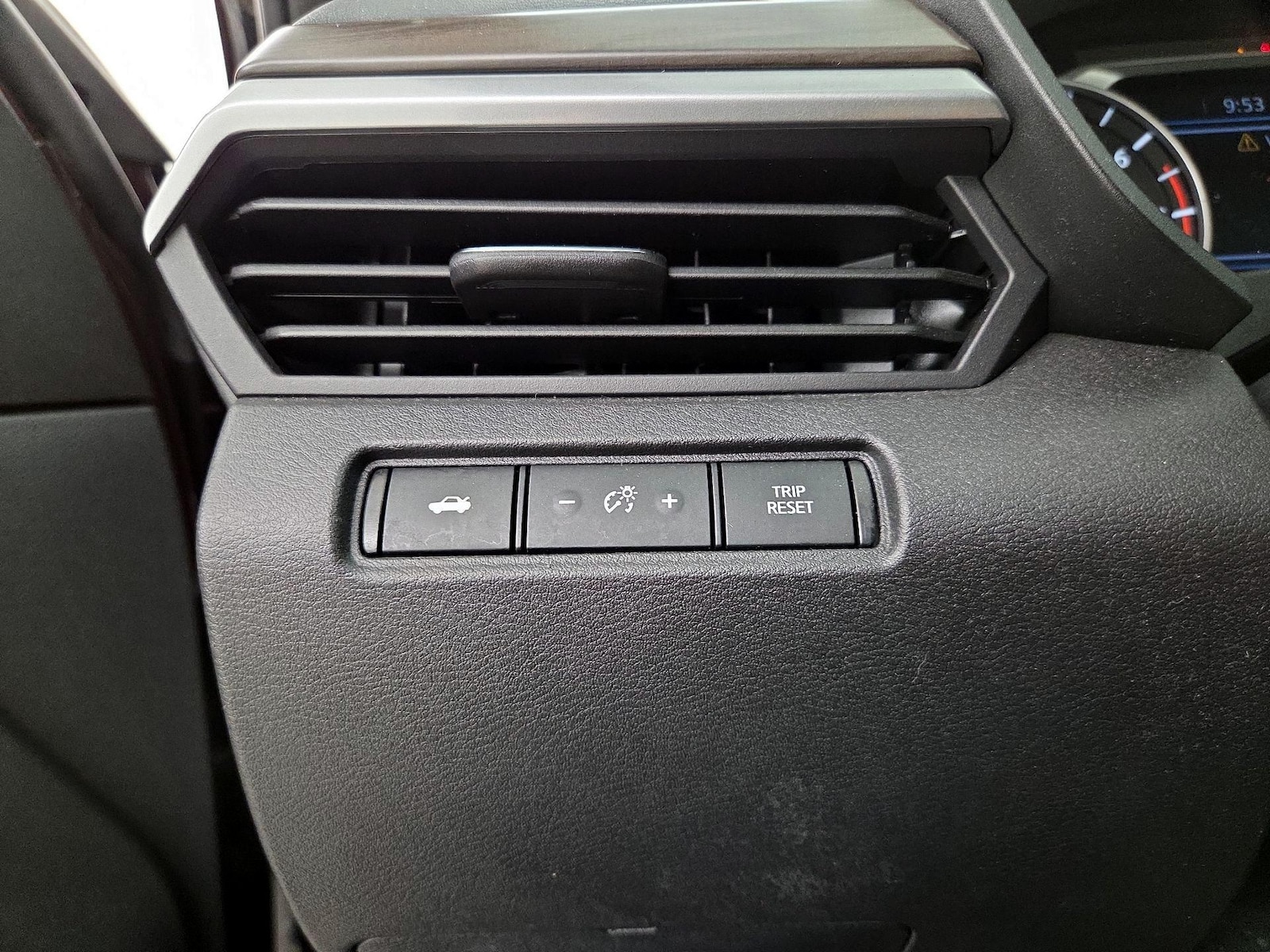 2023 Nissan Altima SV - Photo 14