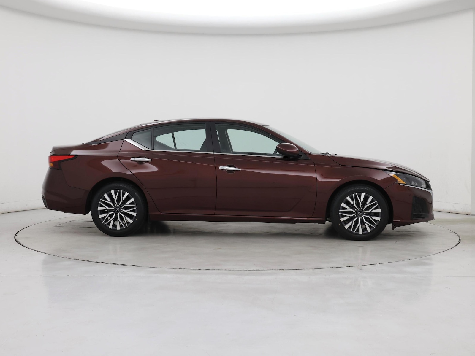 2023 Nissan Altima SV - Photo 8