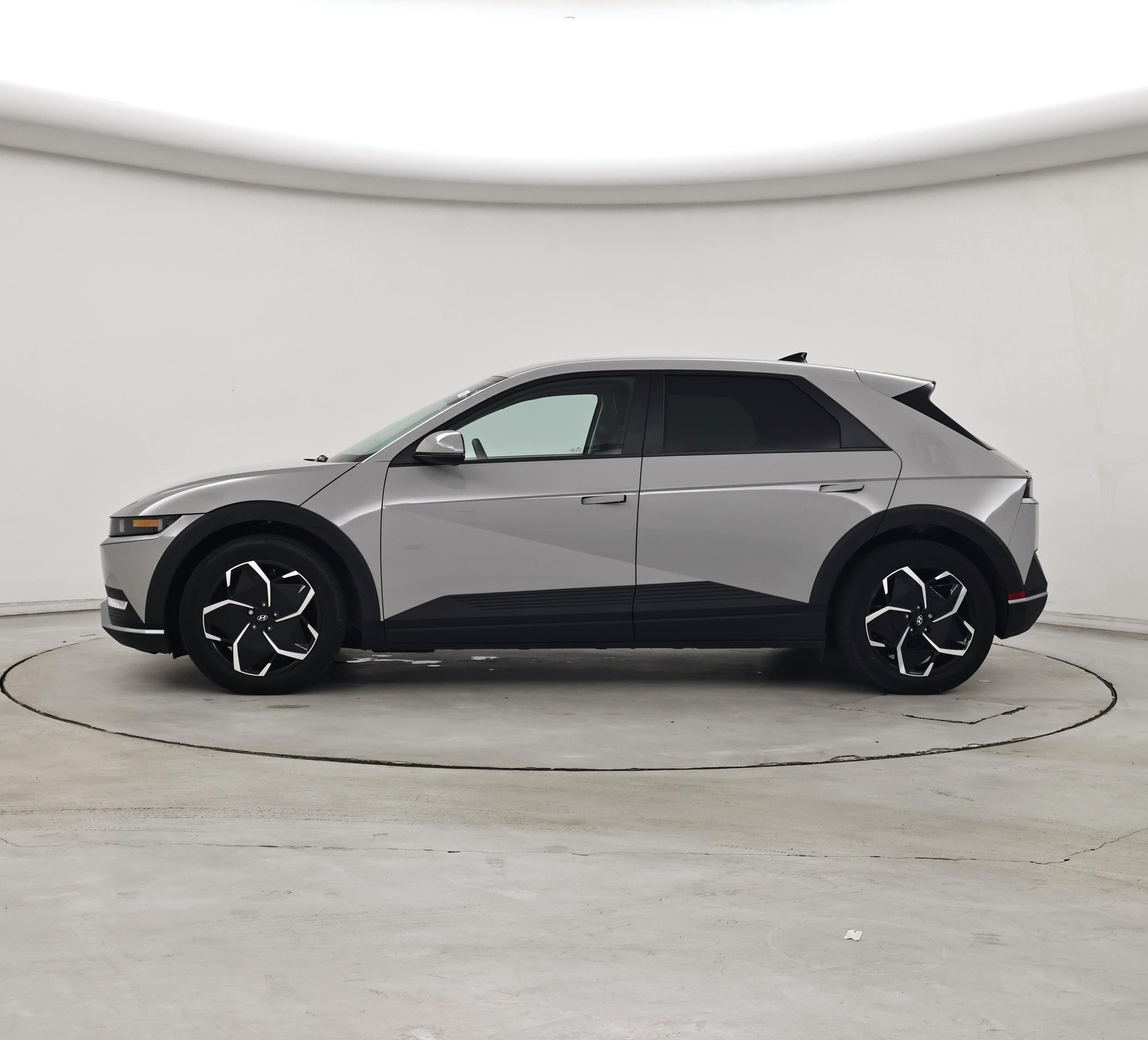 Thumbnail: 2023 Hyundai Ioniq 5 - 3
