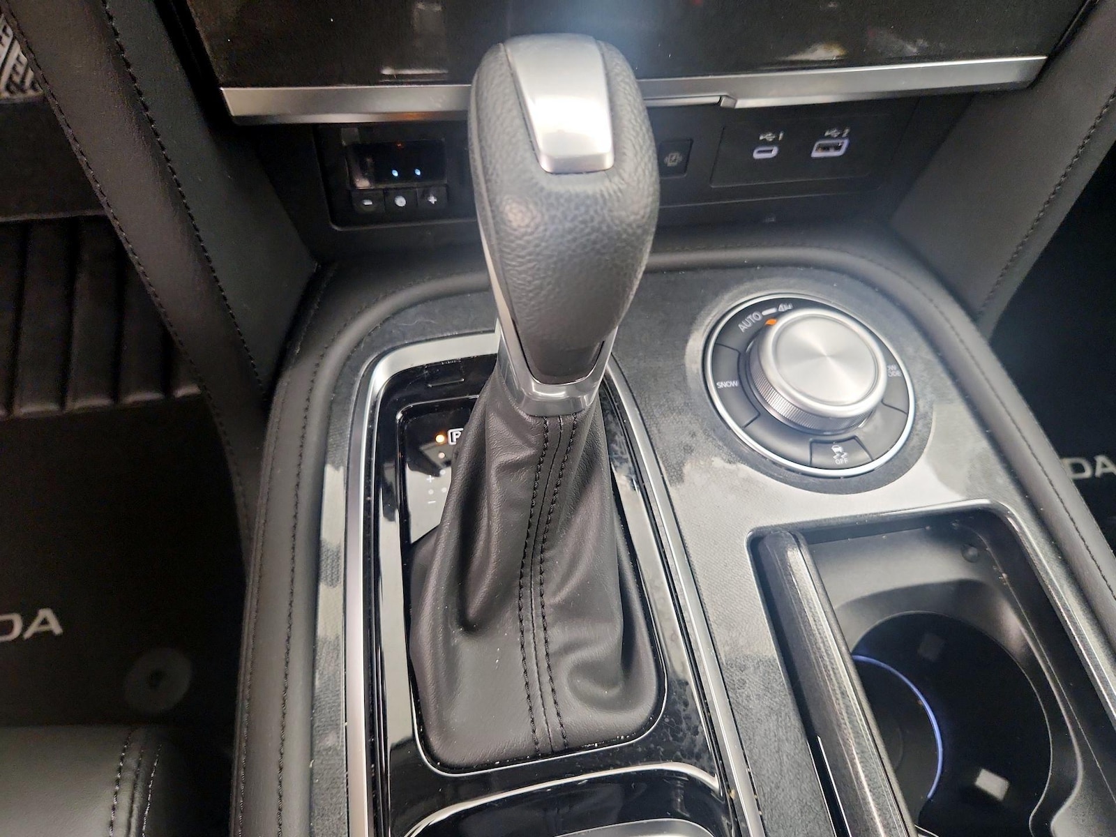 2024 Nissan Armada SV - Photo 18