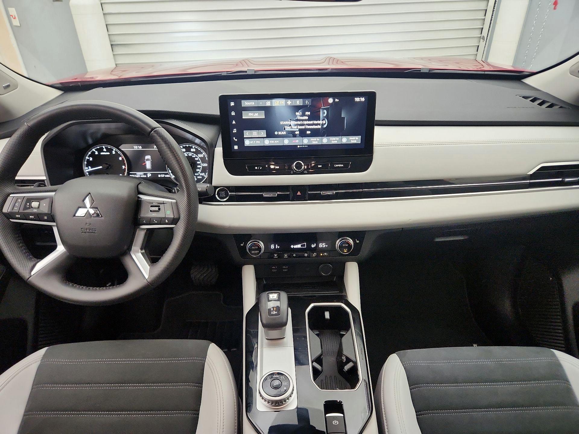 Thumbnail: 2025 Mitsubishi Outlander - 9