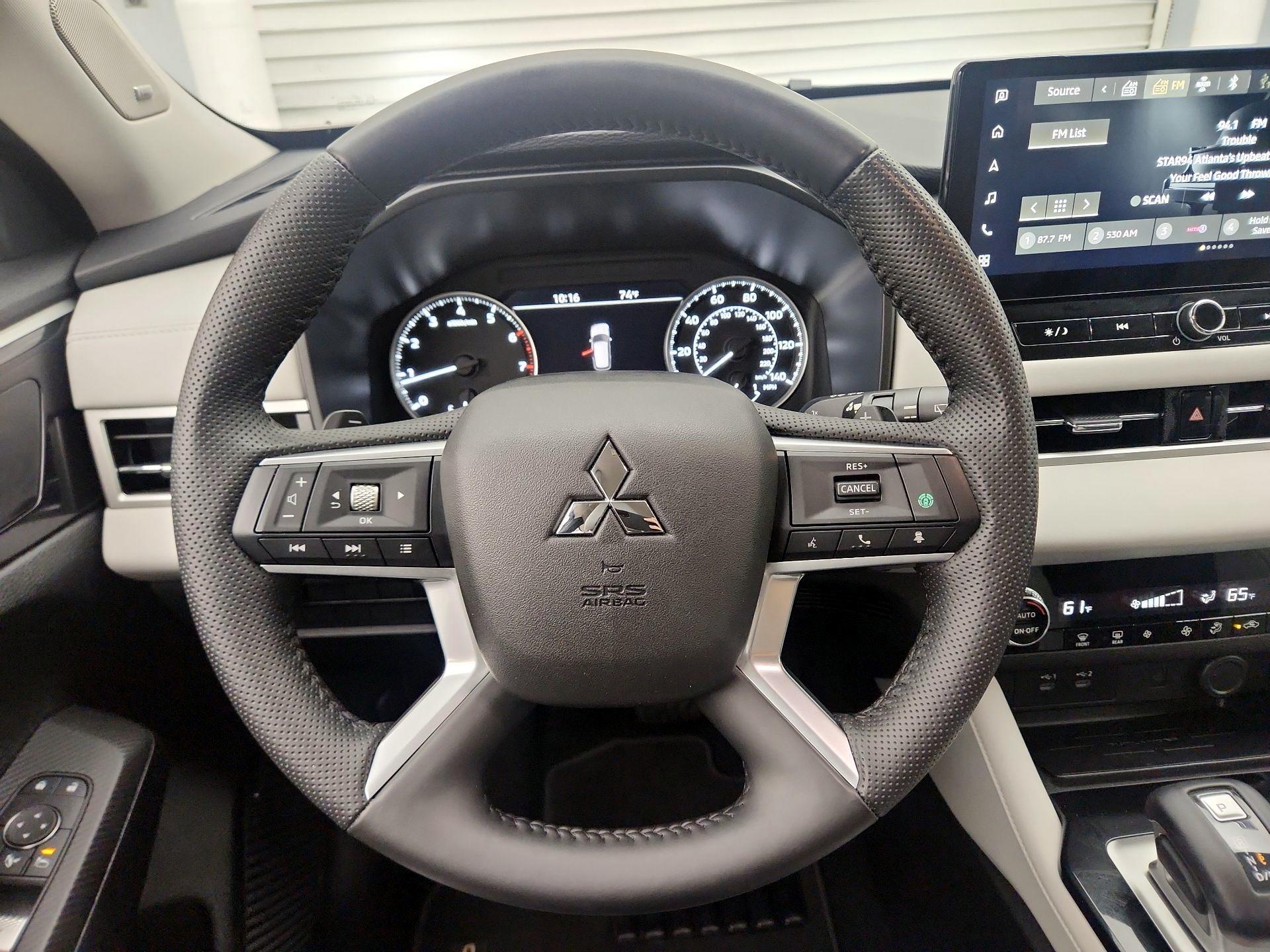 Thumbnail: 2025 Mitsubishi Outlander - 10