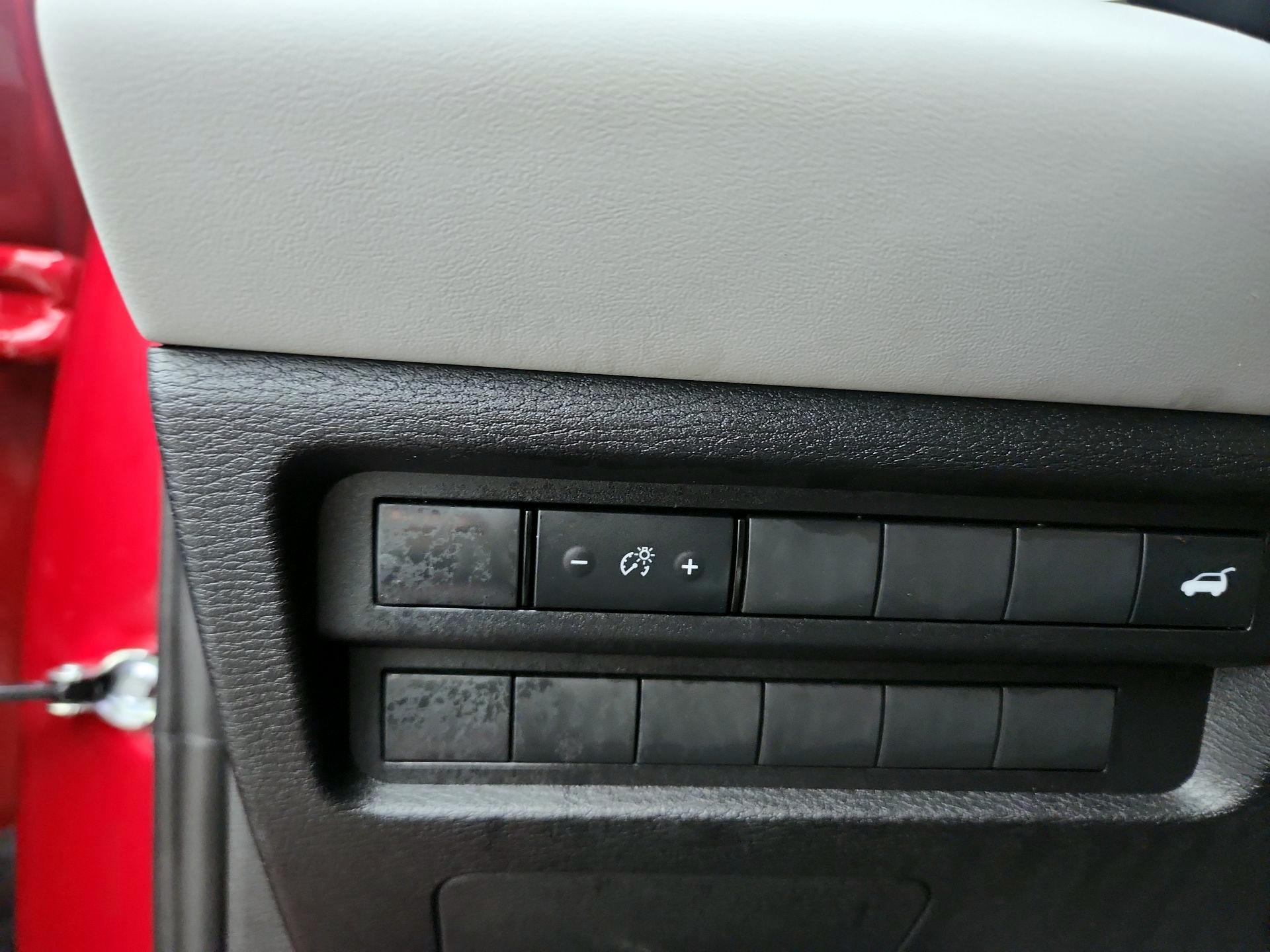 Thumbnail: 2025 Mitsubishi Outlander - 13