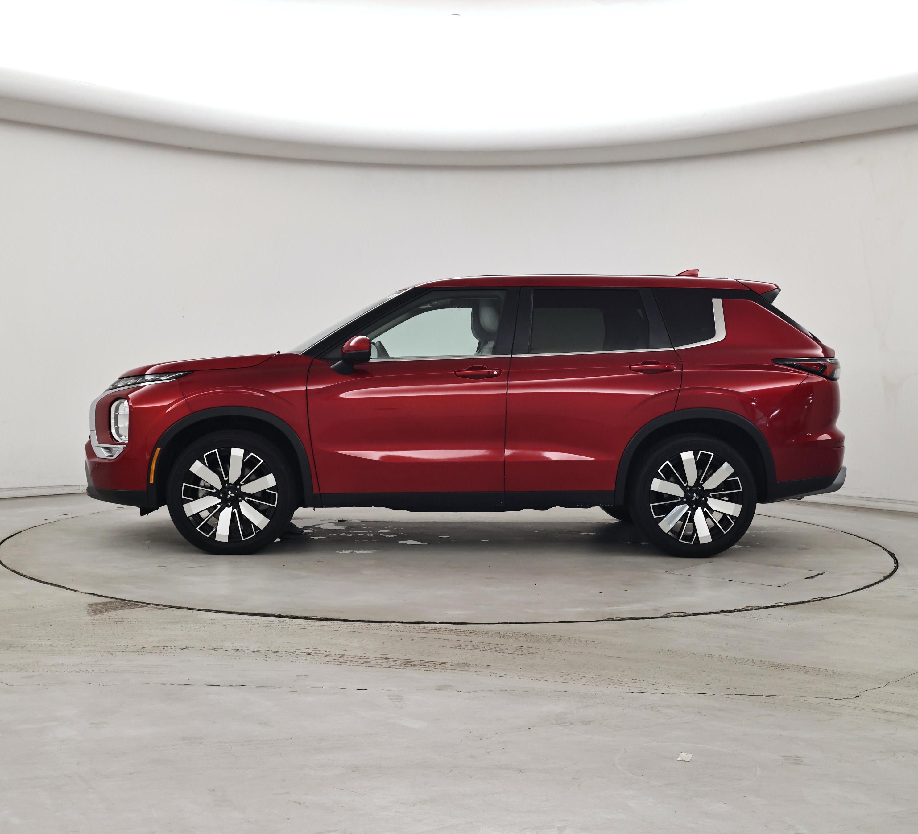 Thumbnail: 2025 Mitsubishi Outlander - 3