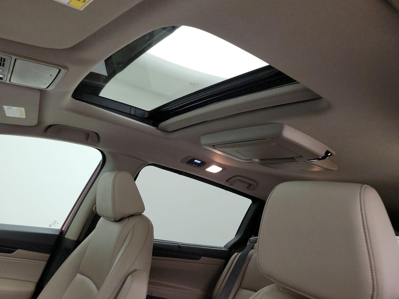 Sunroof(s) & Overhead Airbags