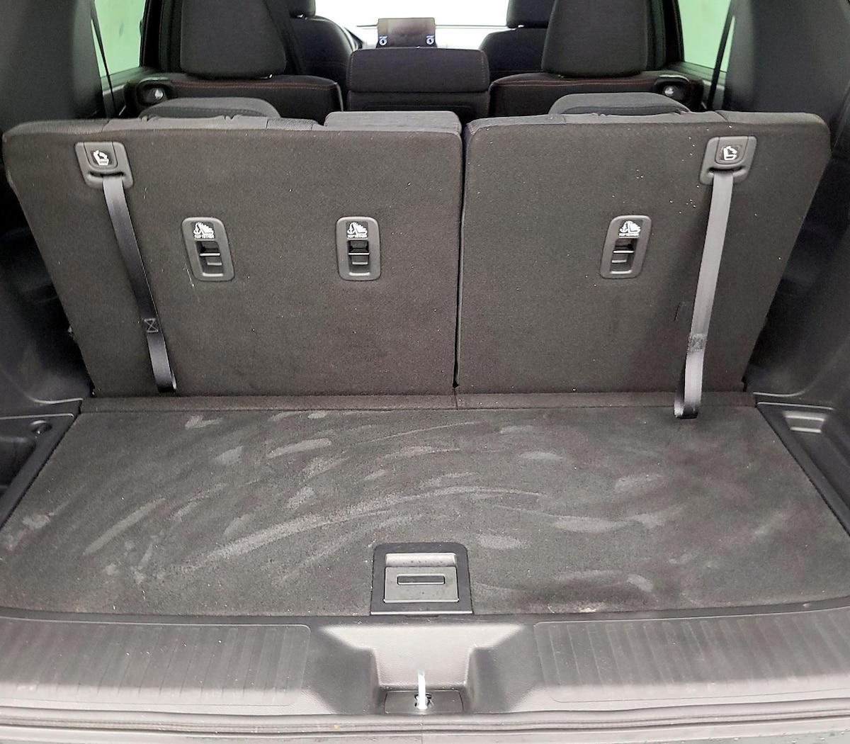 Trunk/Cargo (Seats Up)