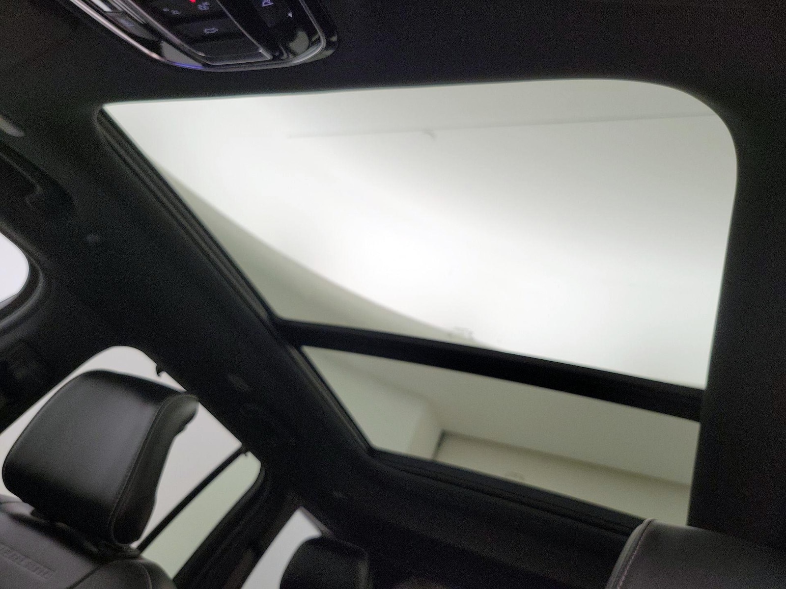 2023 Jeep Grand Cherokee Overland - Photo 21