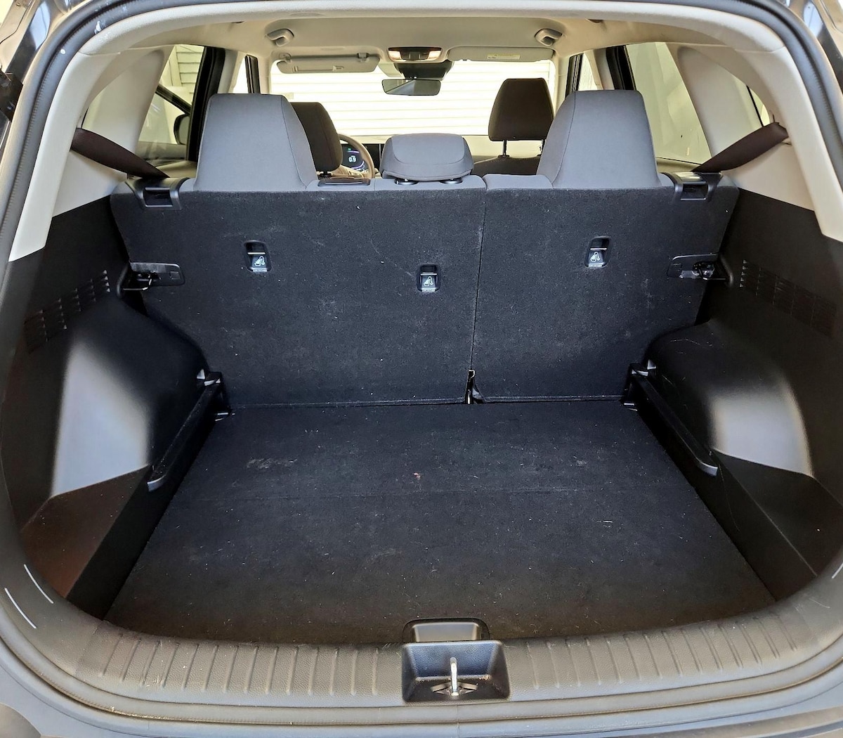Trunk/Cargo (Seats Up)