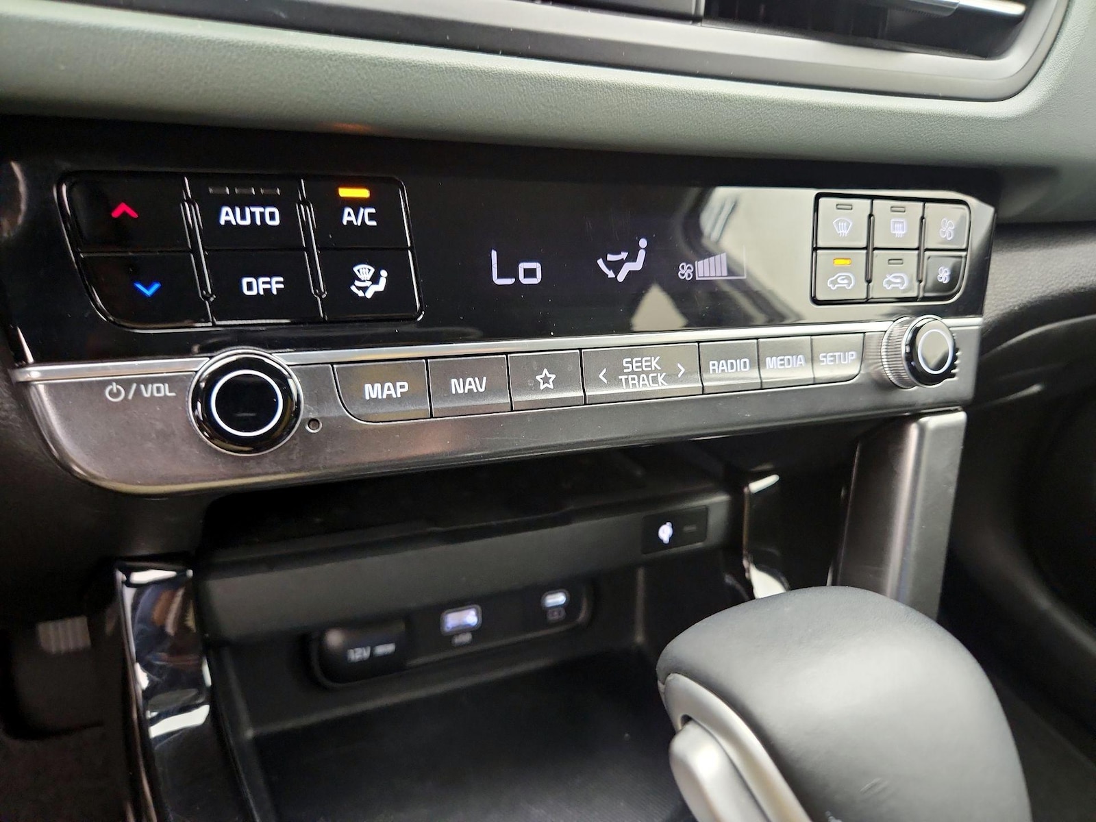 2024 Kia Seltos SX - Photo 18