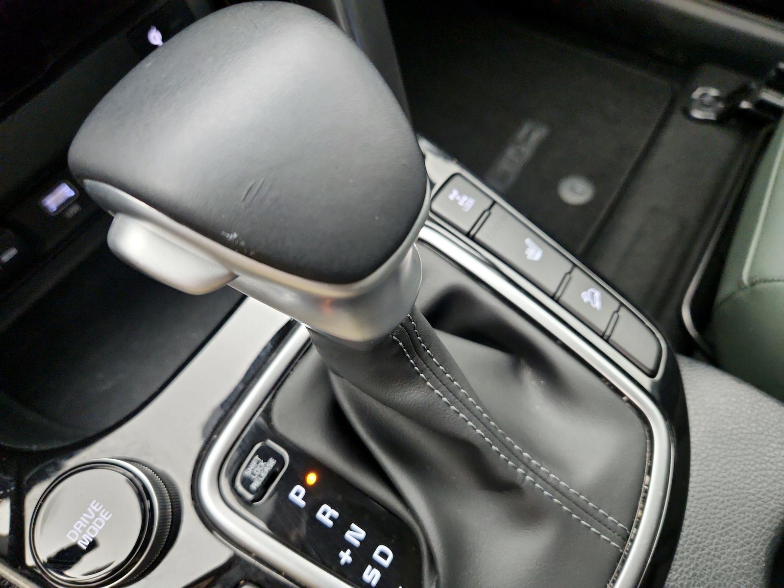 2024 Kia Seltos SX - Photo 19