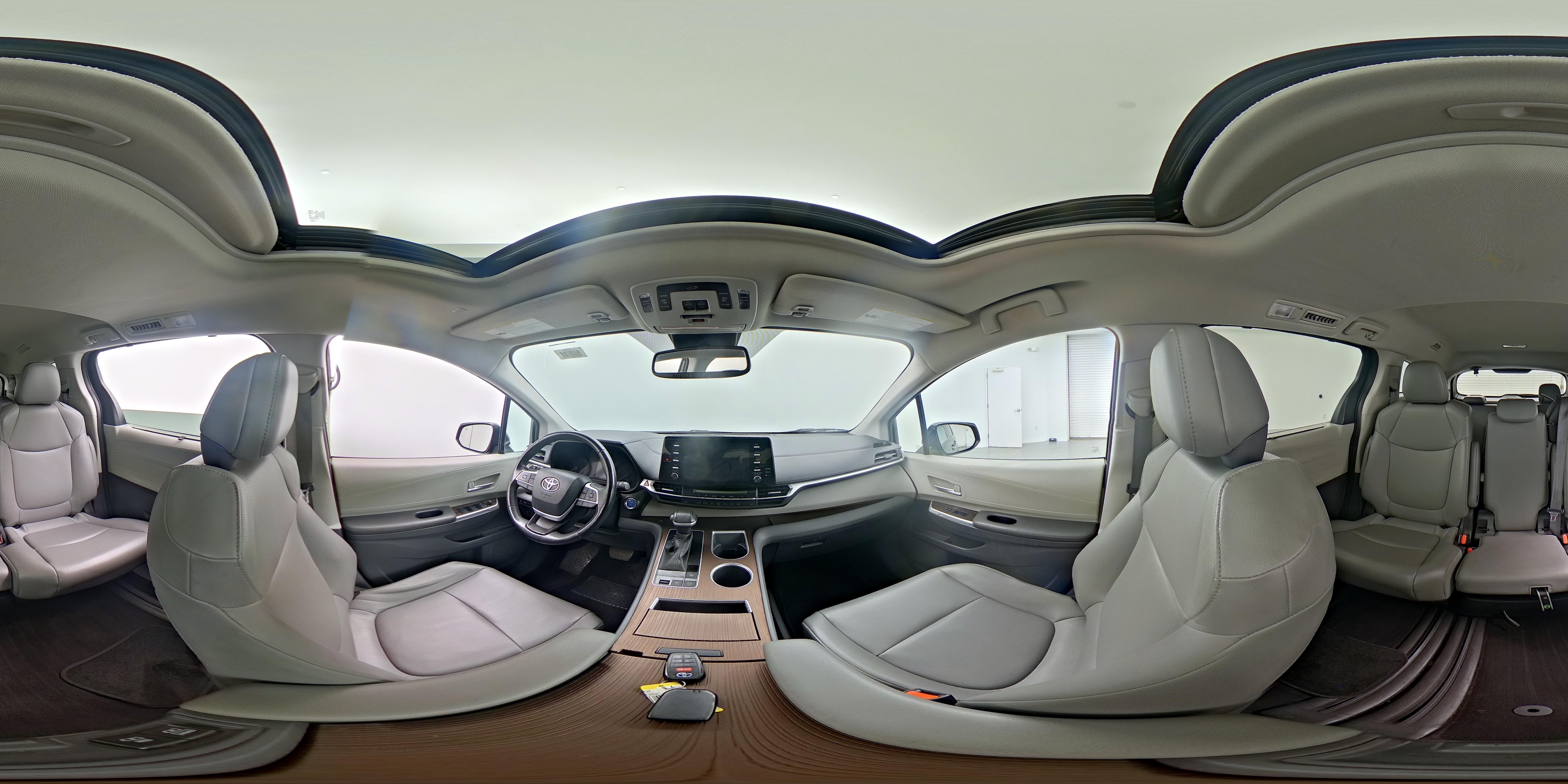 2022 Toyota Sienna XLE - Photo 27