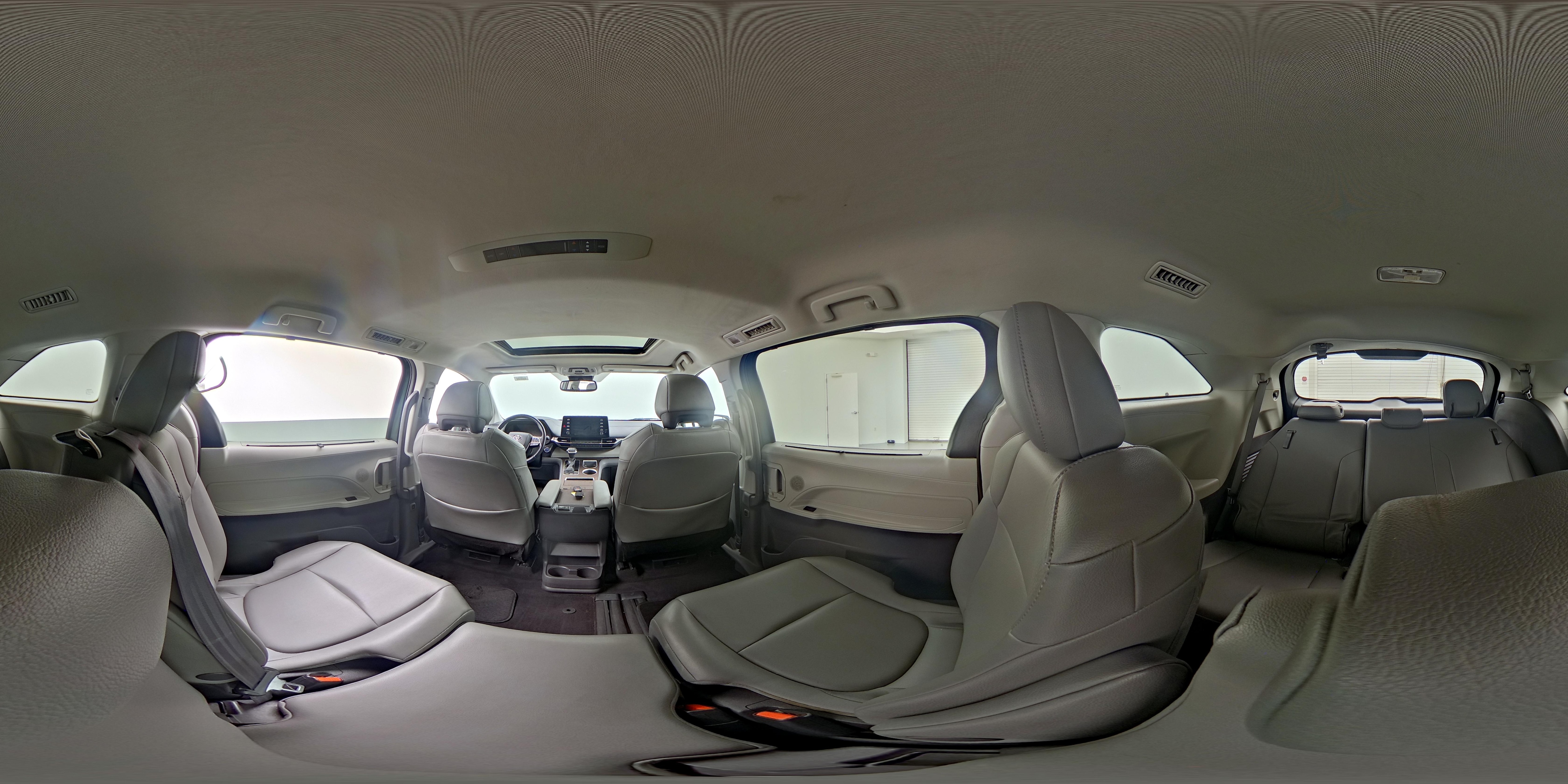 2022 Toyota Sienna XLE - Photo 28