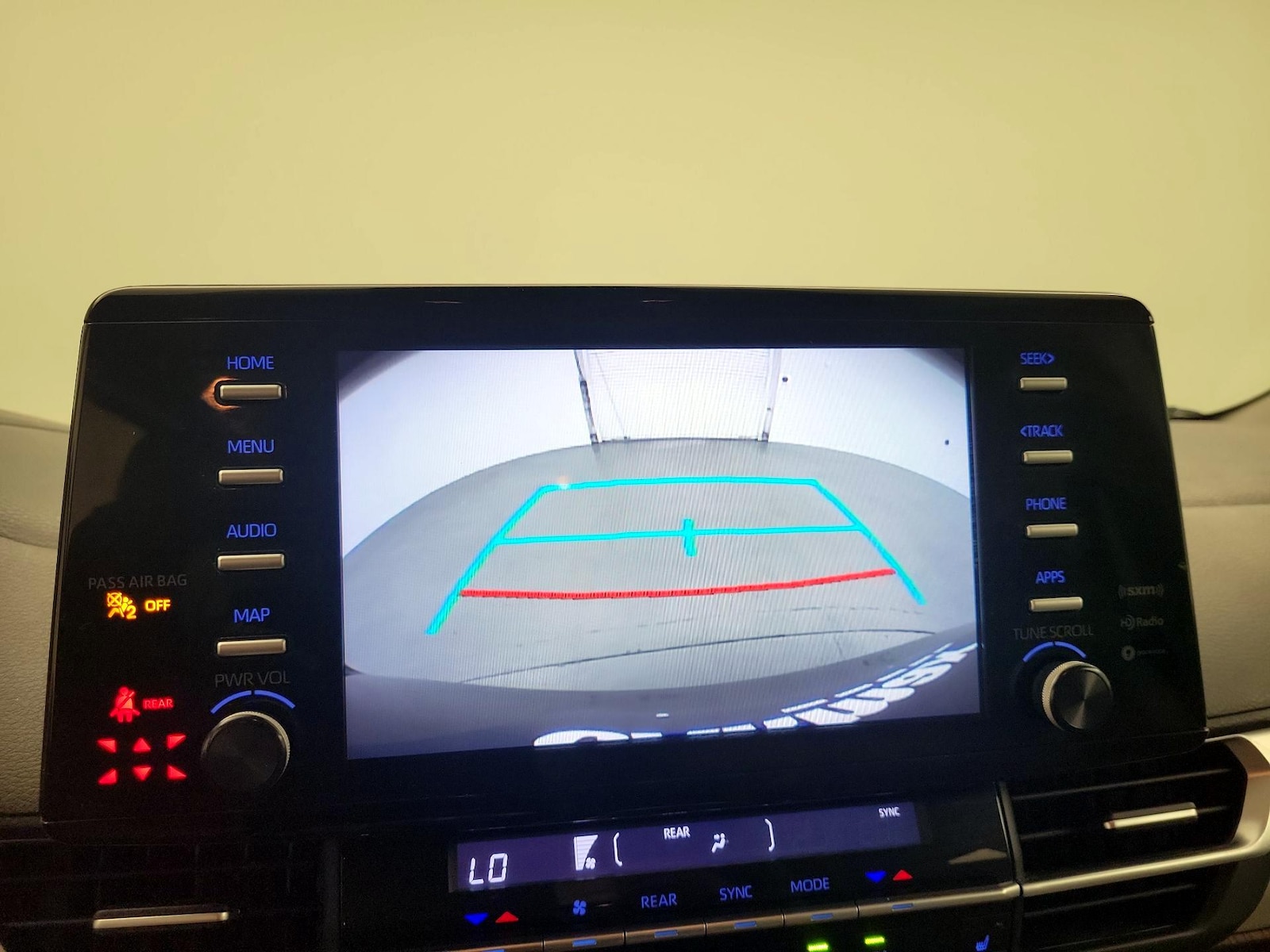 2022 Toyota Sienna XLE - Photo 15