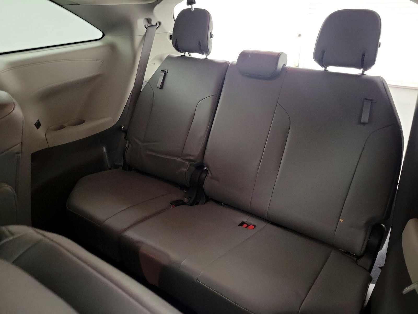 2022 Toyota Sienna XLE - Photo 22