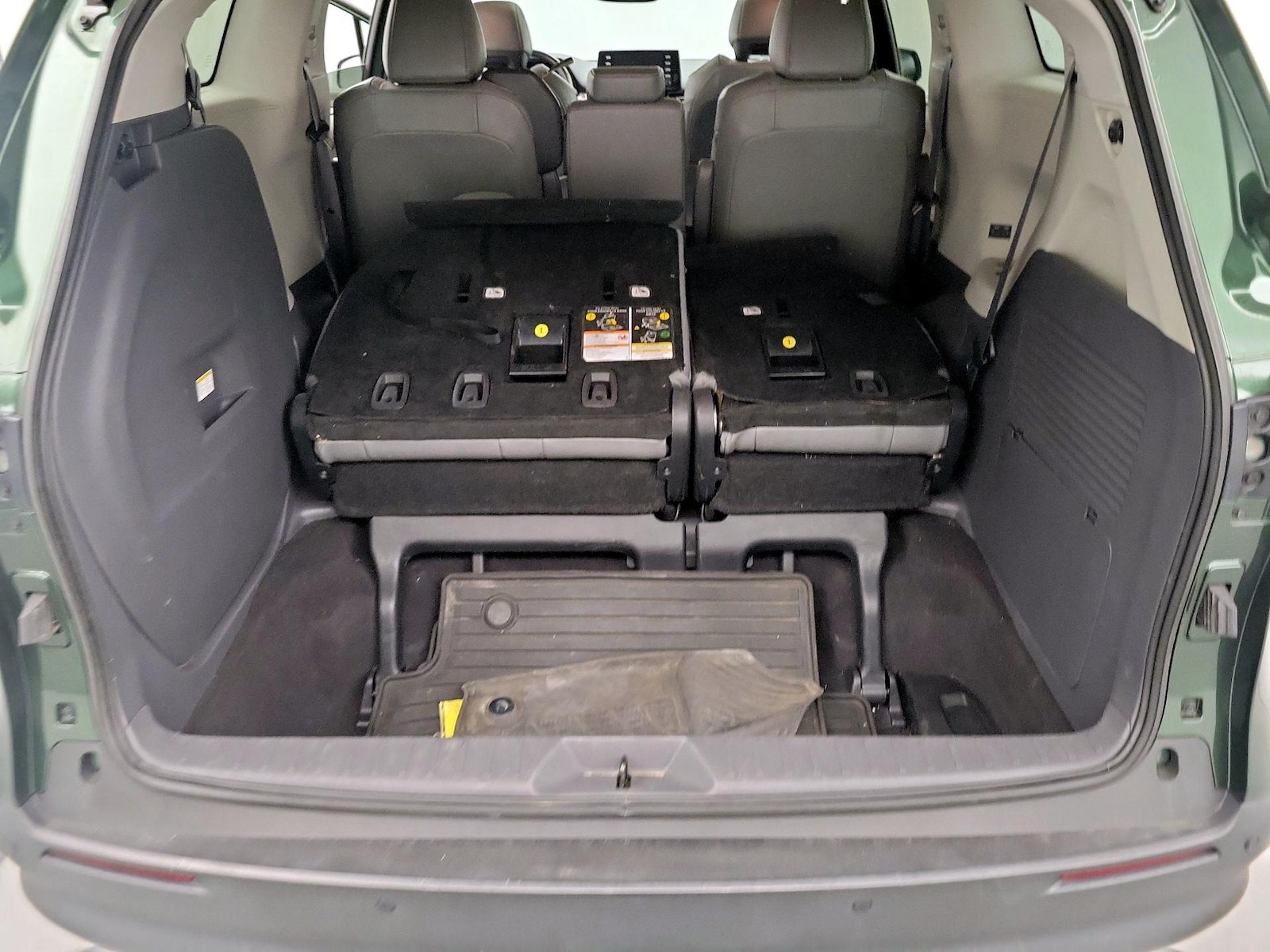 2022 Toyota Sienna XLE - Photo 24