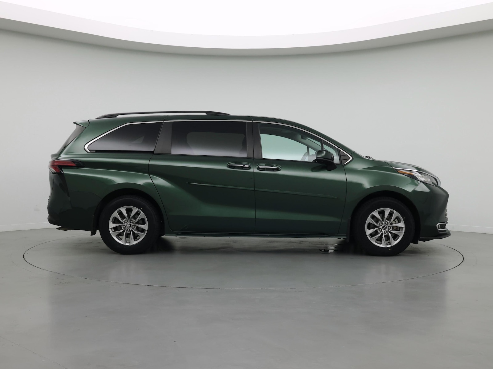 2022 Toyota Sienna XLE - Photo 8