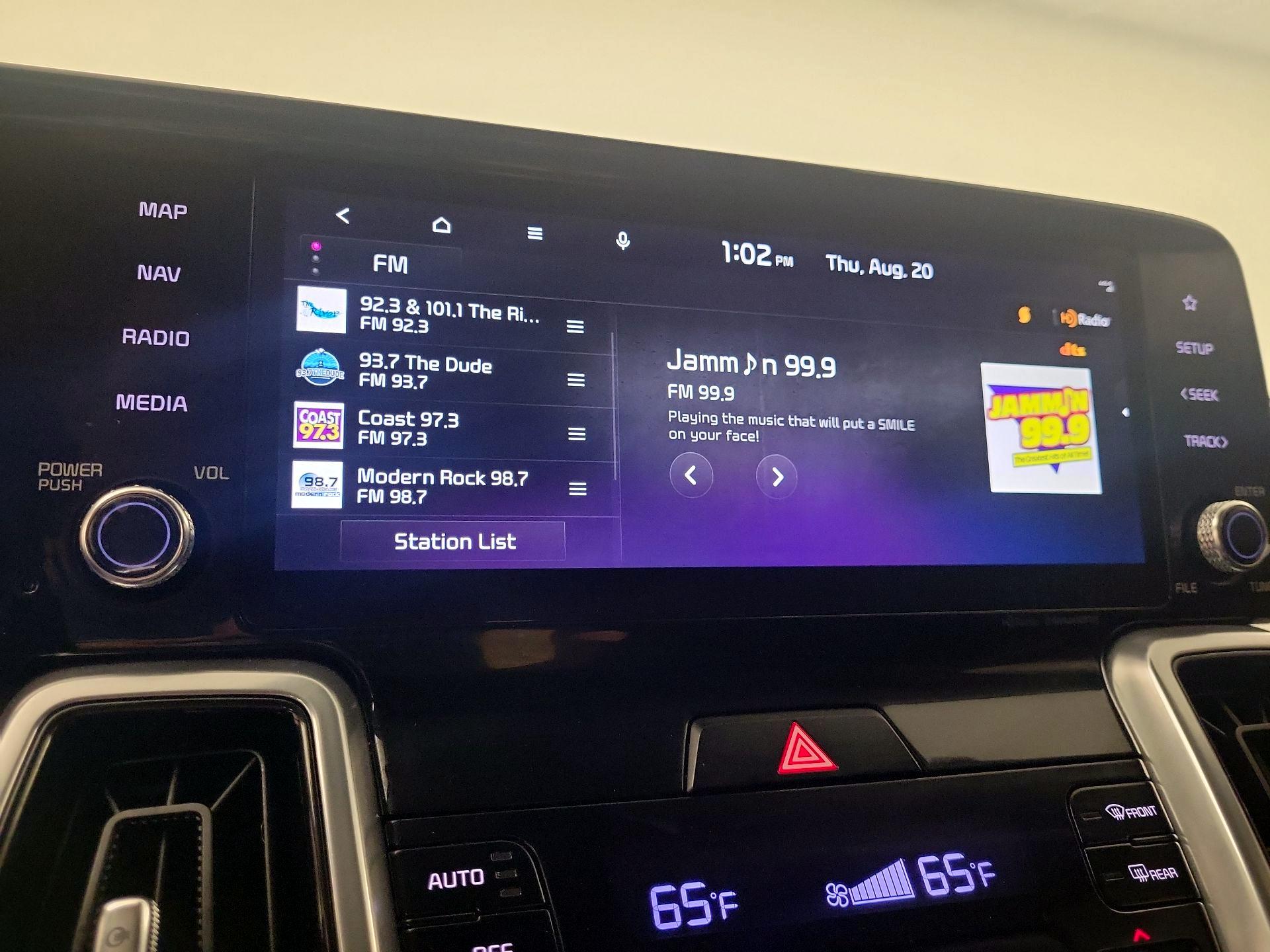 Thumbnail: 2023 Kia Sorento - 16