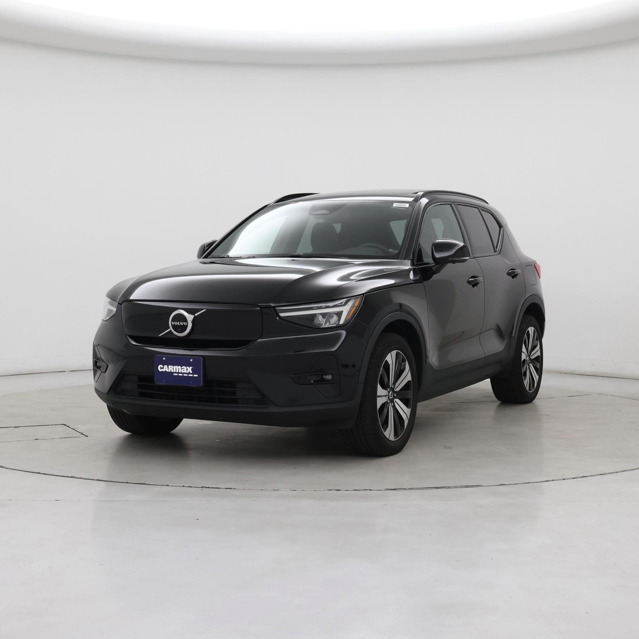 Thumbnail: 2023 Volvo XC40 - 4
