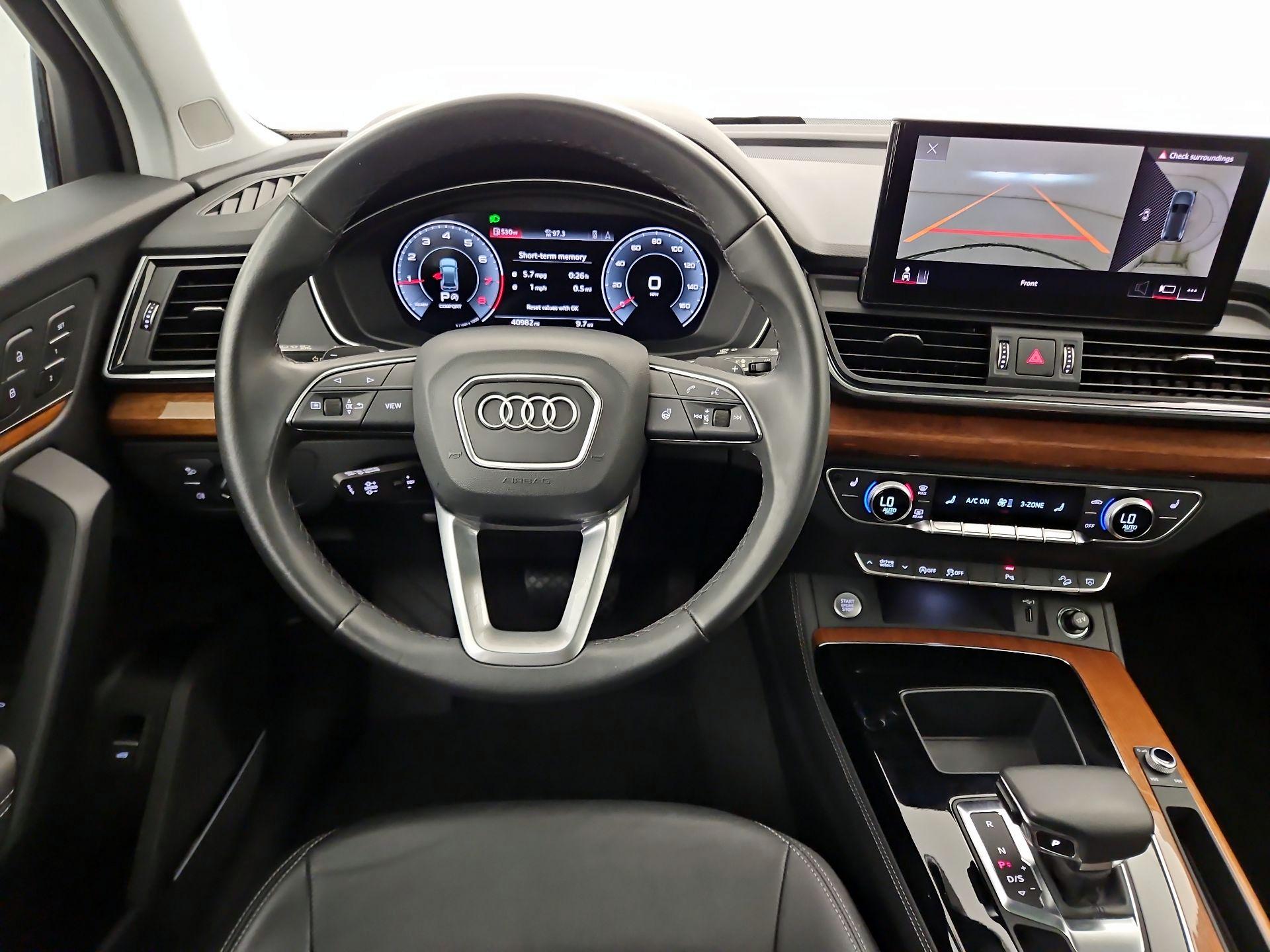 Thumbnail: 2023 Audi Q5 - 10