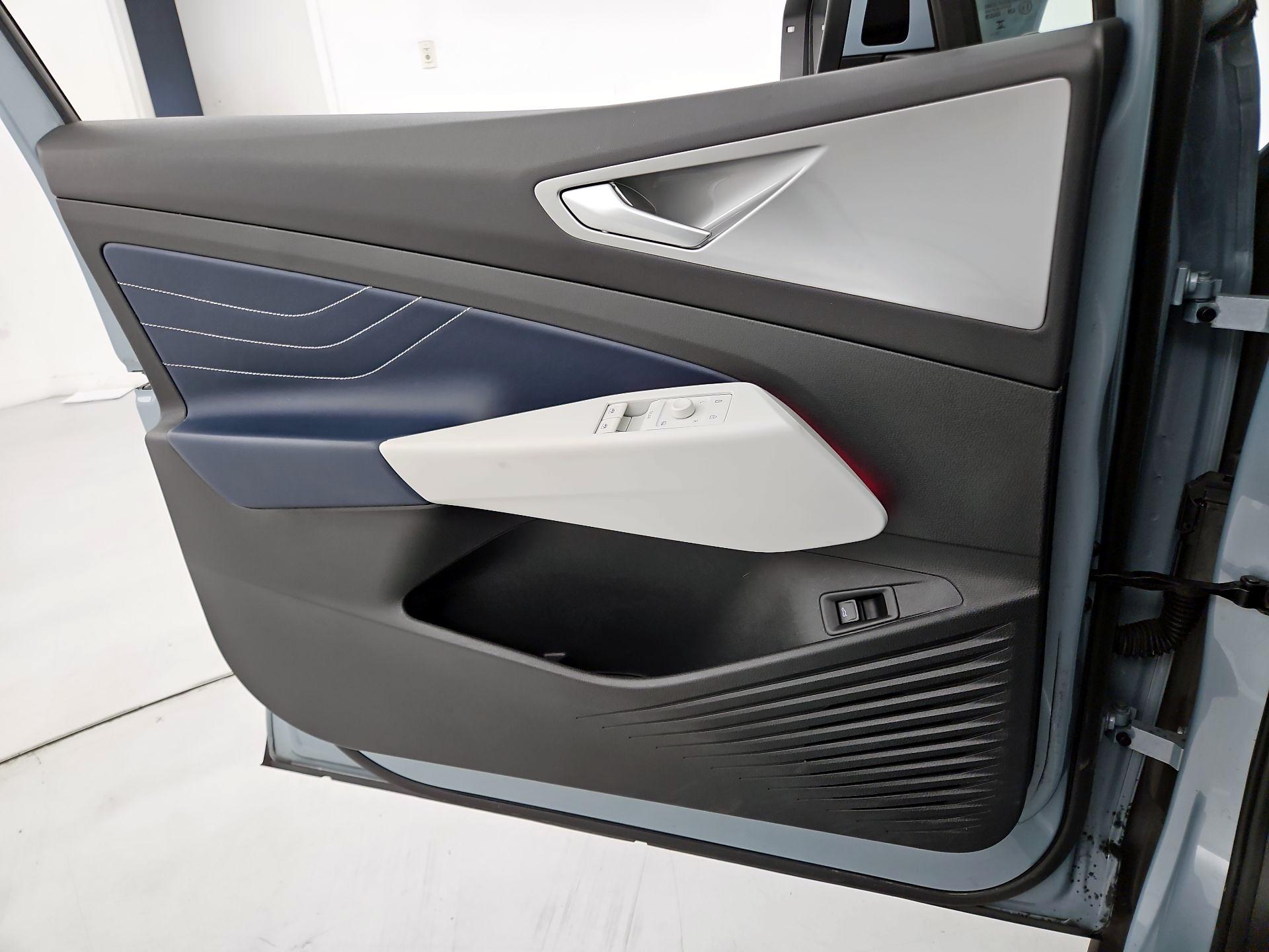 Thumbnail: 2023 Volkswagen ID.4 - 12