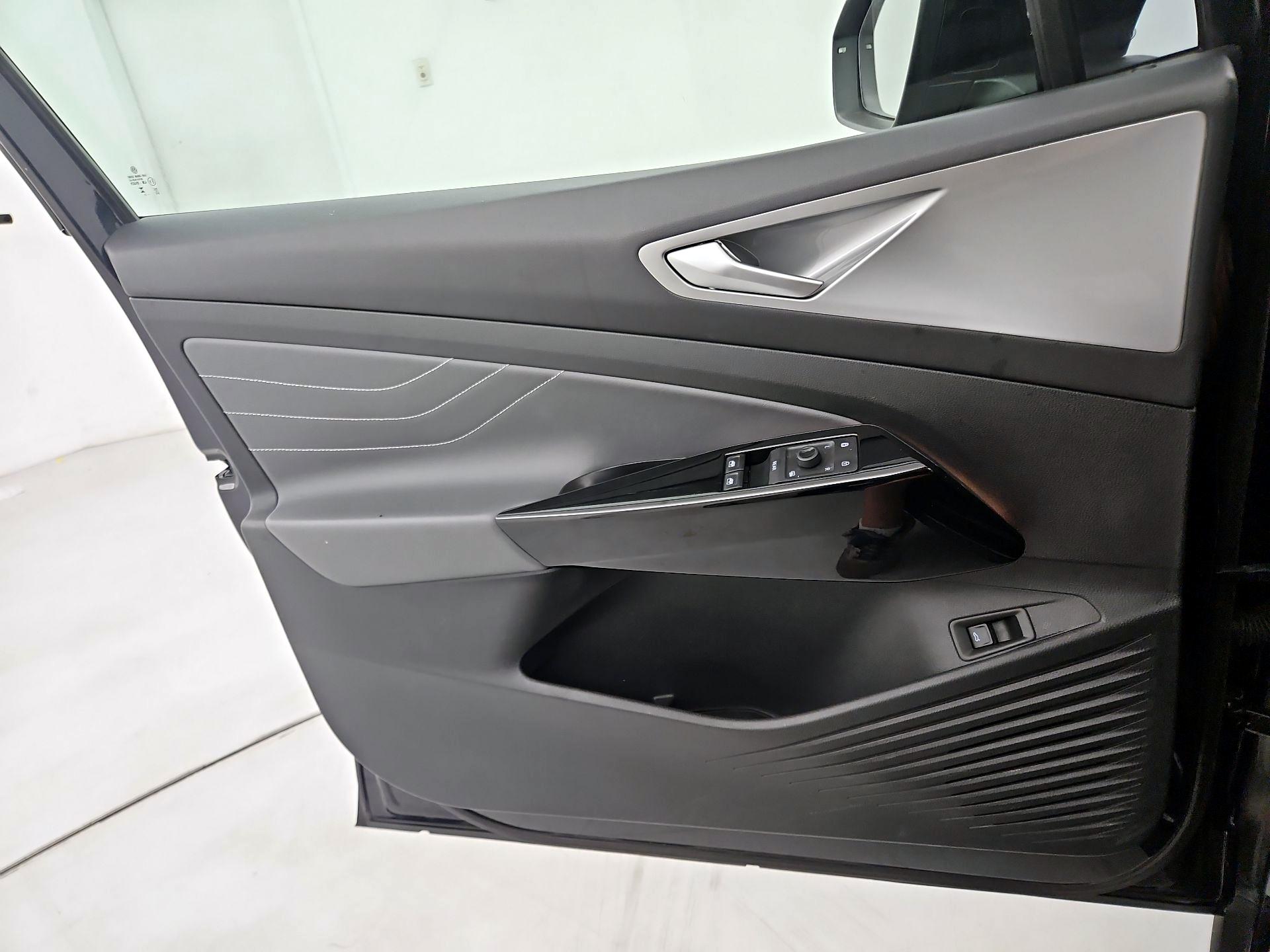 Thumbnail: 2023 Volkswagen ID.4 - 12