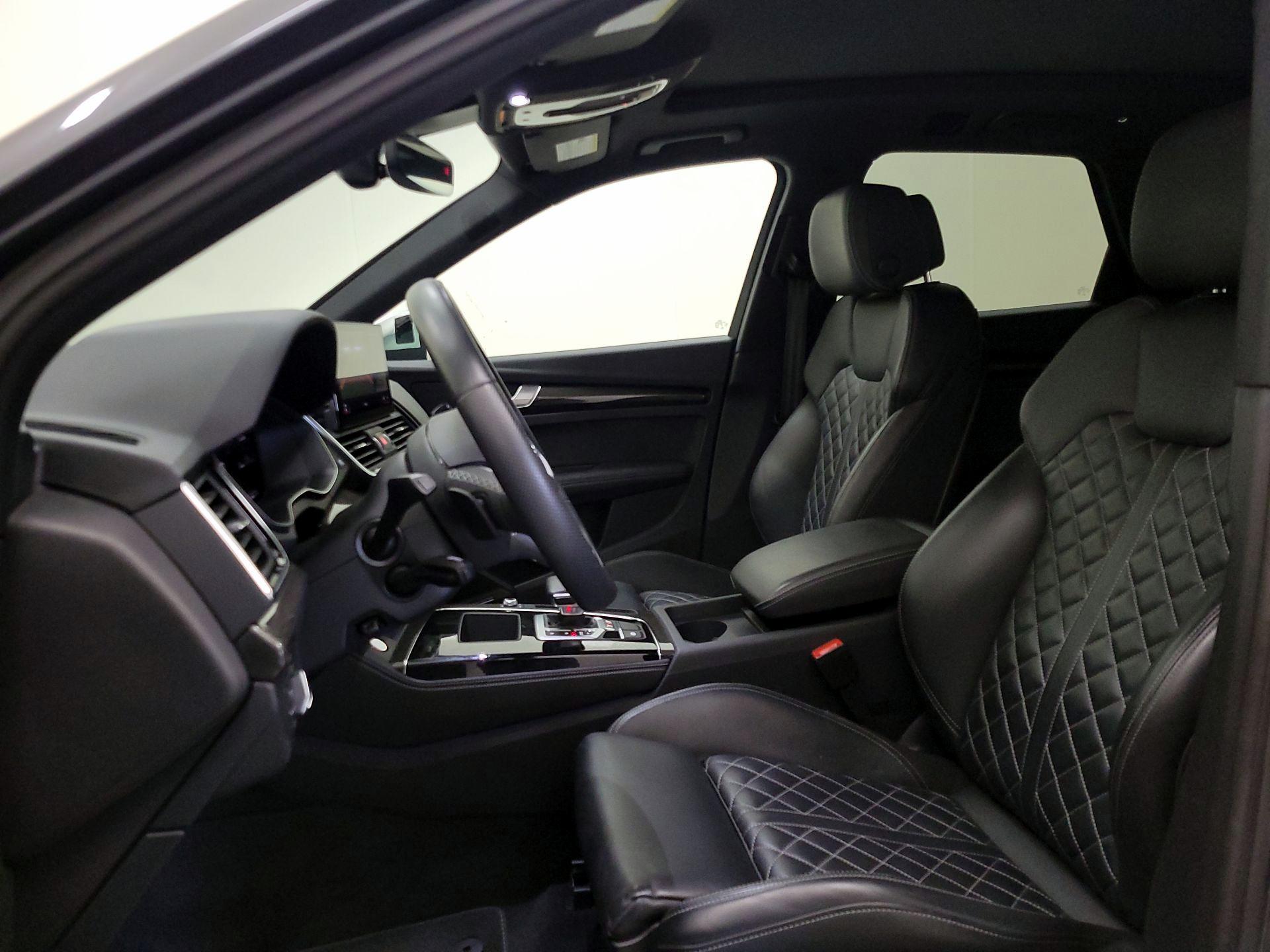 Thumbnail: 2023 Audi SQ5 - 11