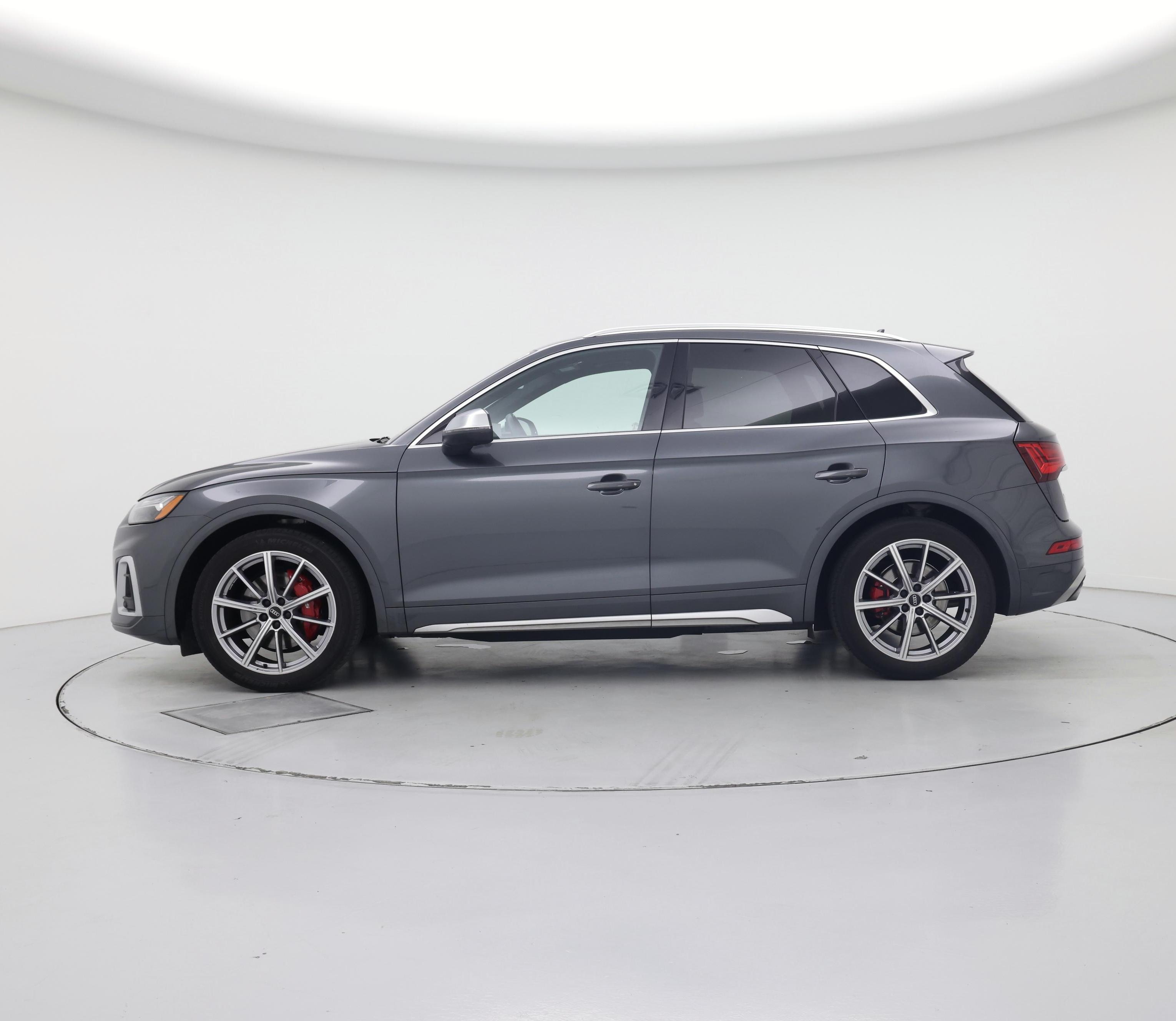 Thumbnail: 2023 Audi SQ5 - 3