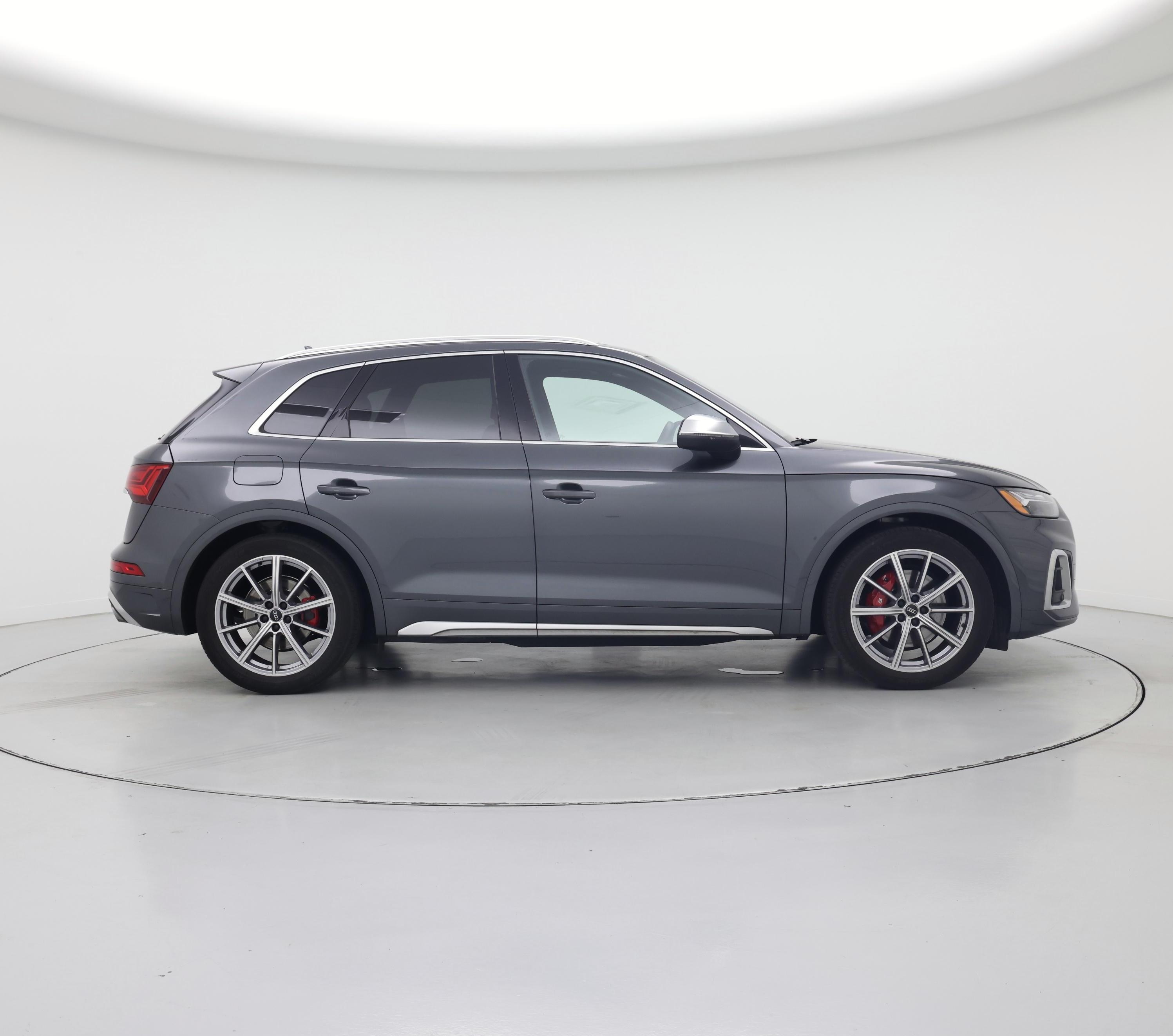 Thumbnail: 2023 Audi SQ5 - 7