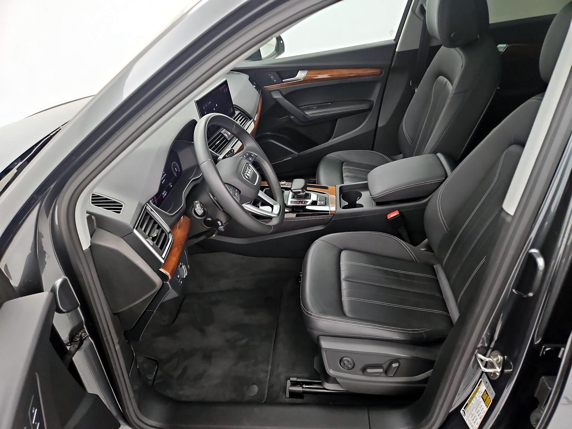 Thumbnail: 2023 Audi Q5 - 11