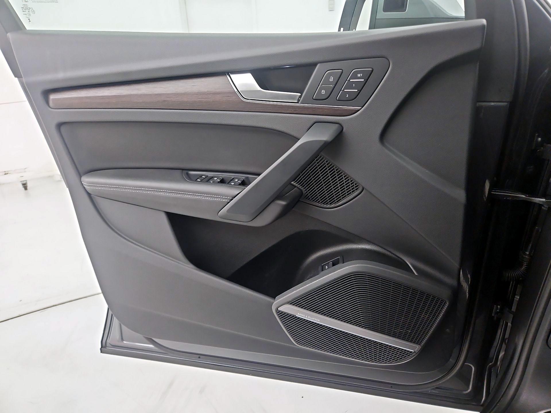 Thumbnail: 2023 Audi Q5 - 12