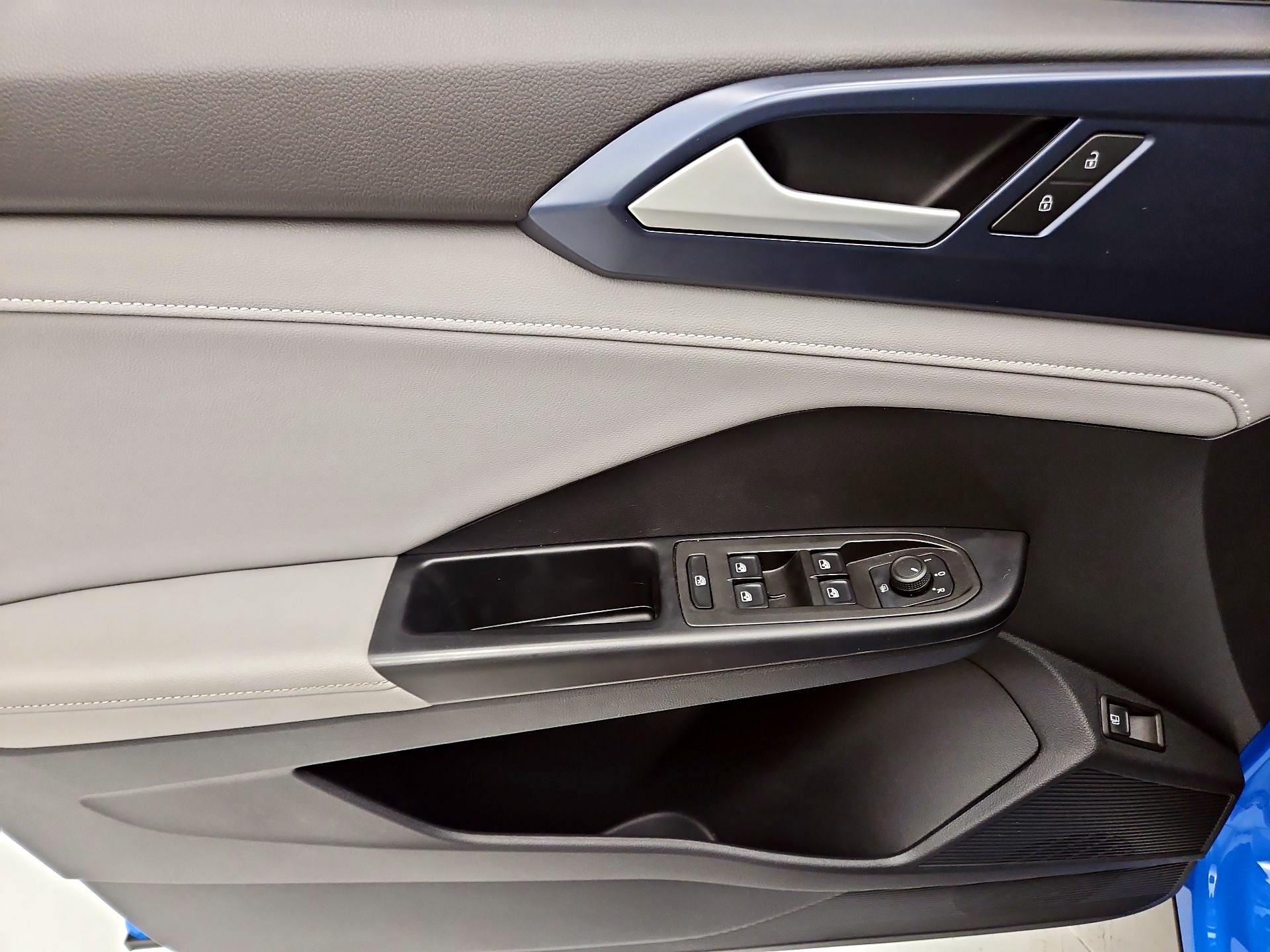 Thumbnail: 2024 Volkswagen Taos - 12