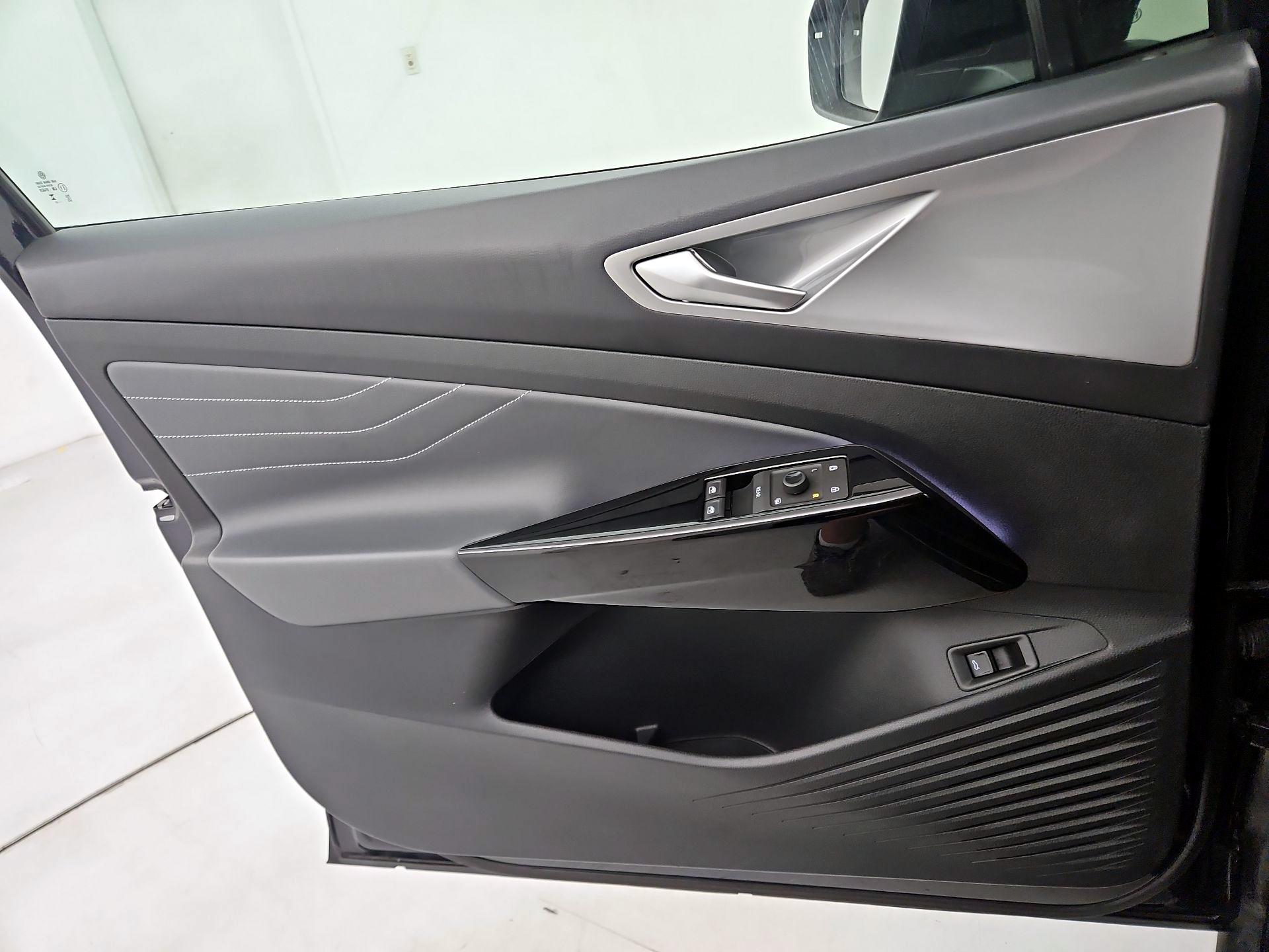 Thumbnail: 2023 Volkswagen ID.4 - 12