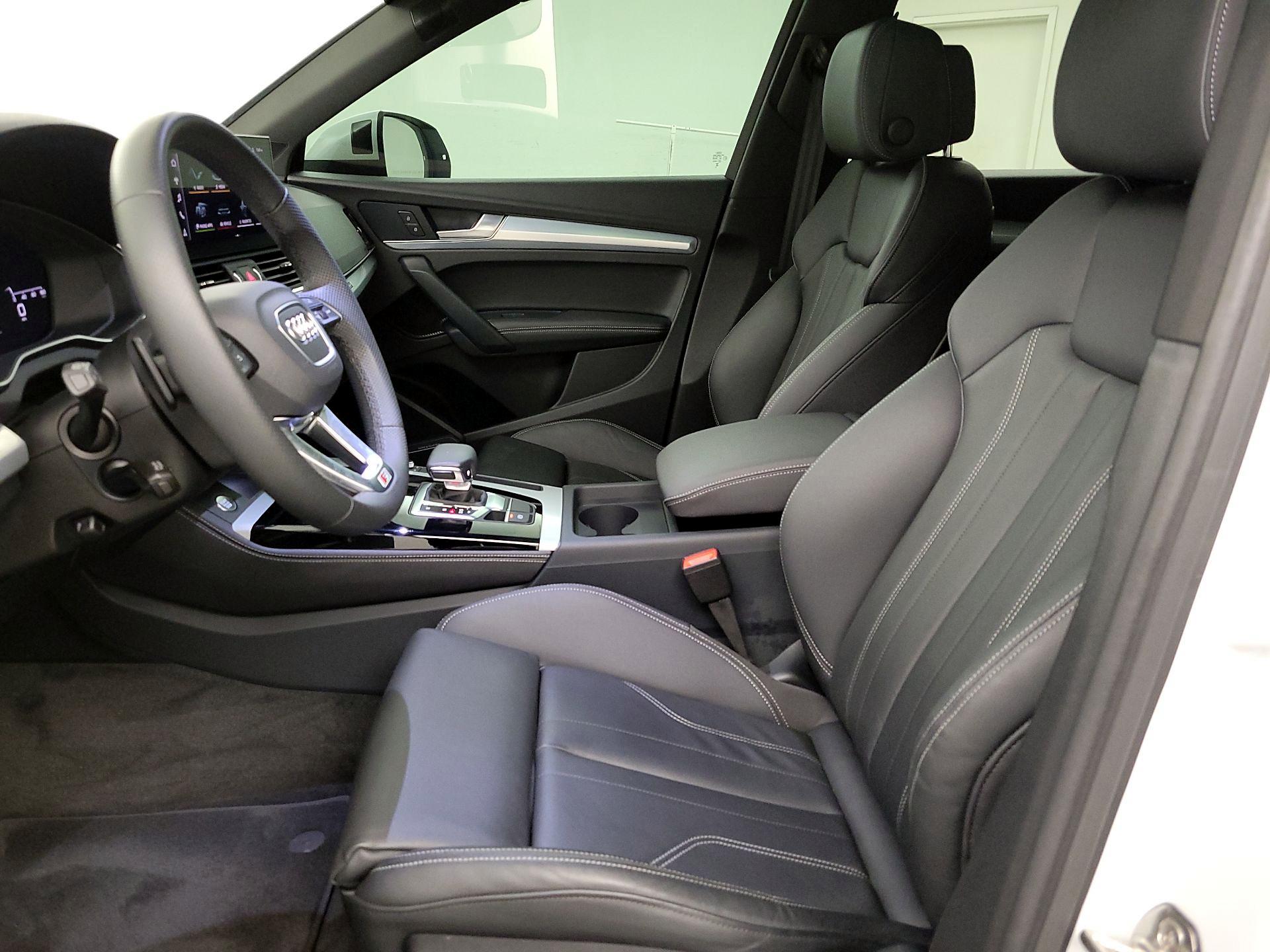 Thumbnail: 2024 Audi Q5 - 11