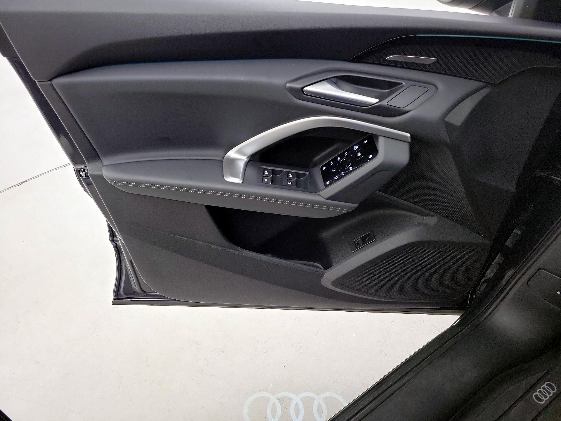Thumbnail: 2025 Audi Q5 - 12