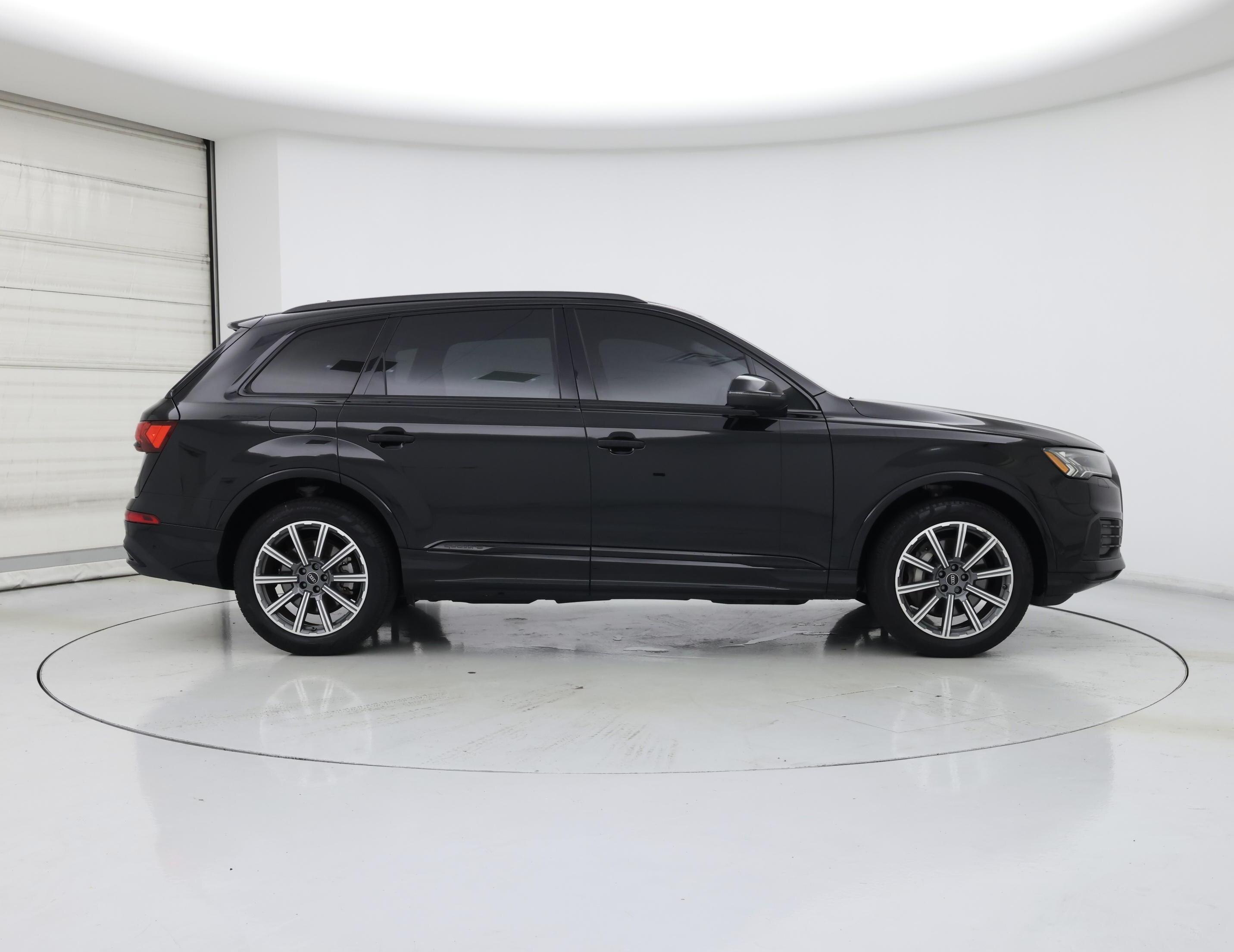 Thumbnail: 2023 Audi Q7 - 7